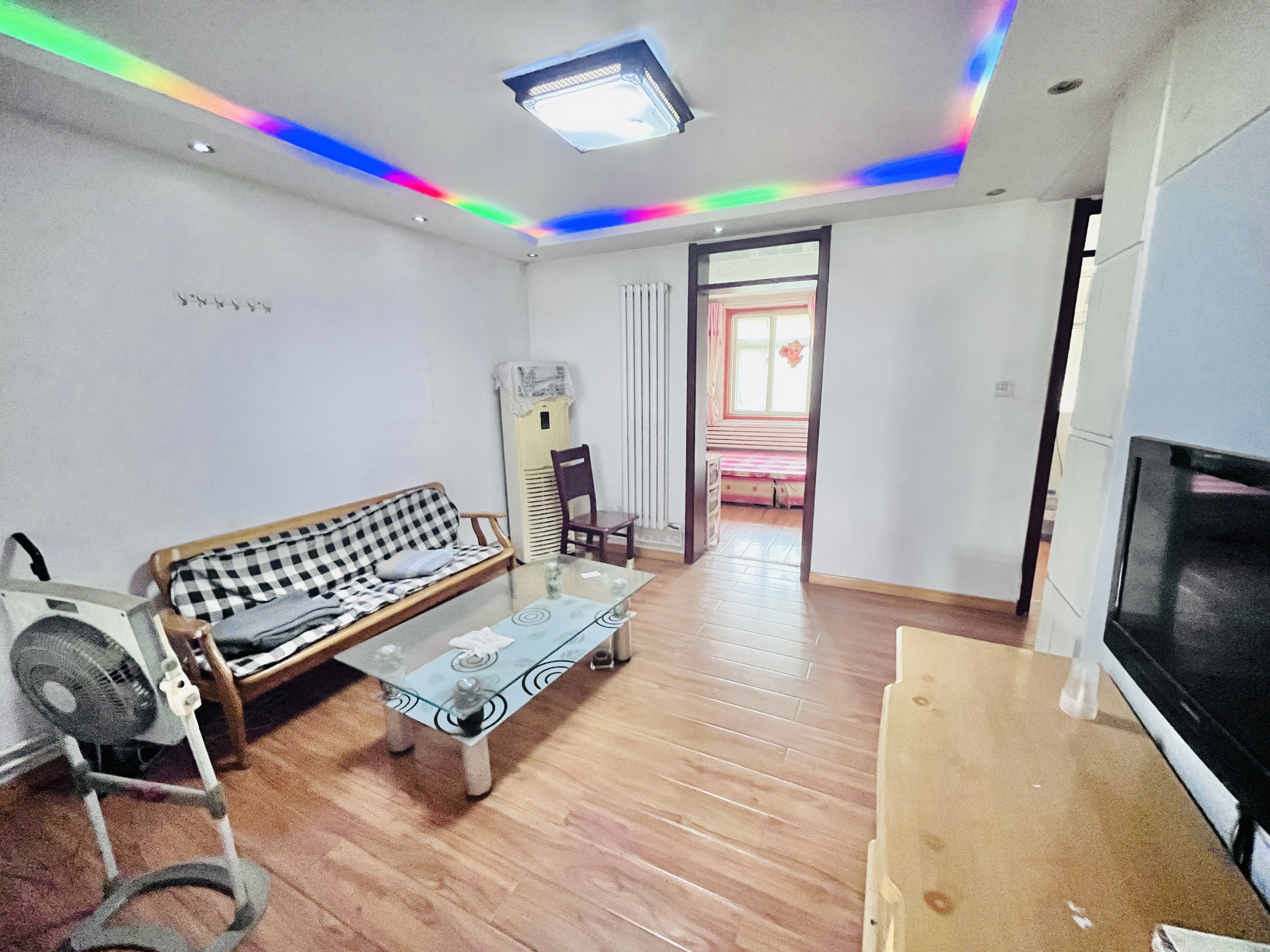 整租·王官庄小区，两室一厅，精装双气，家具家电齐全，随时看房！