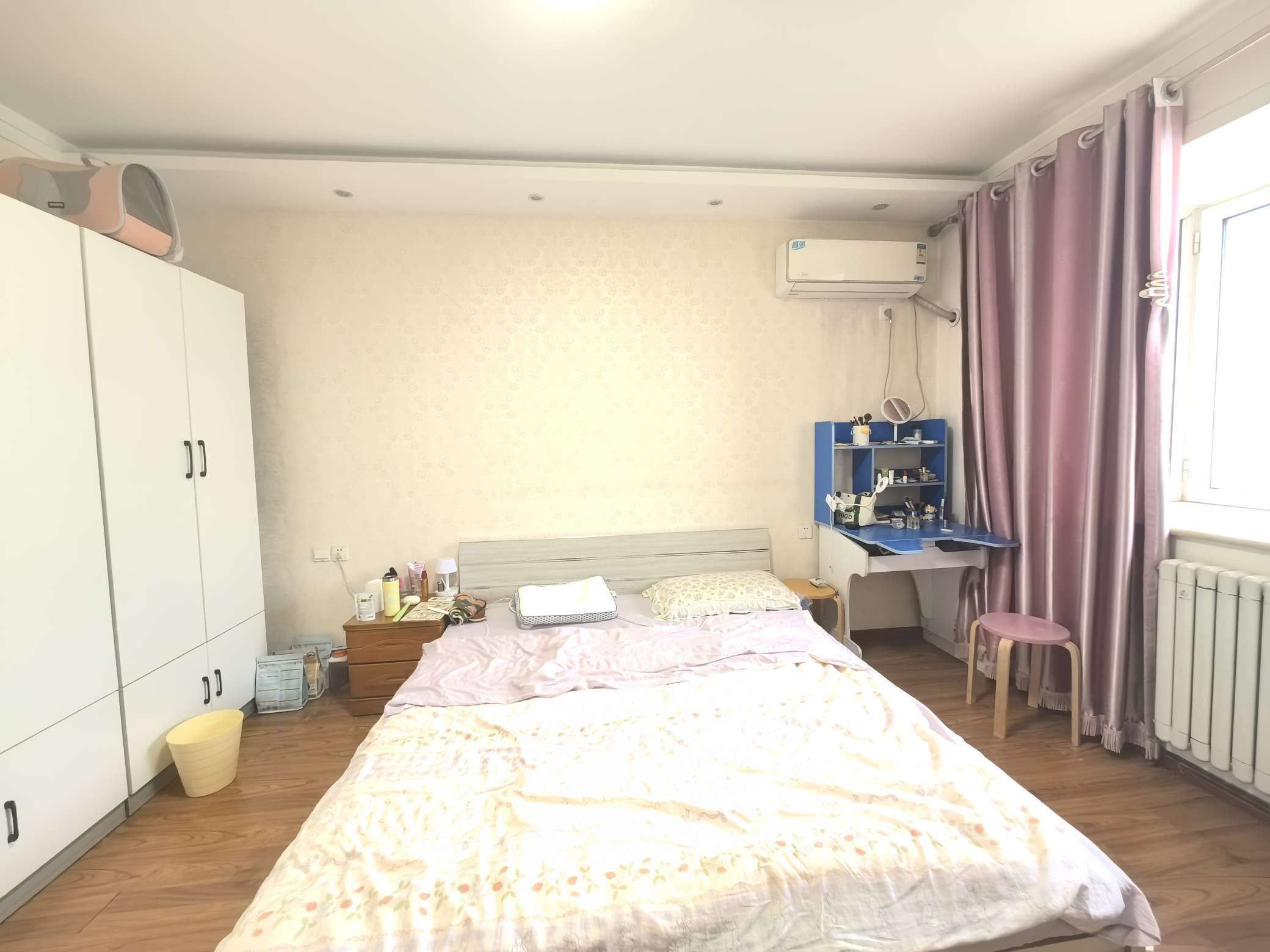 鲍德现代逸城