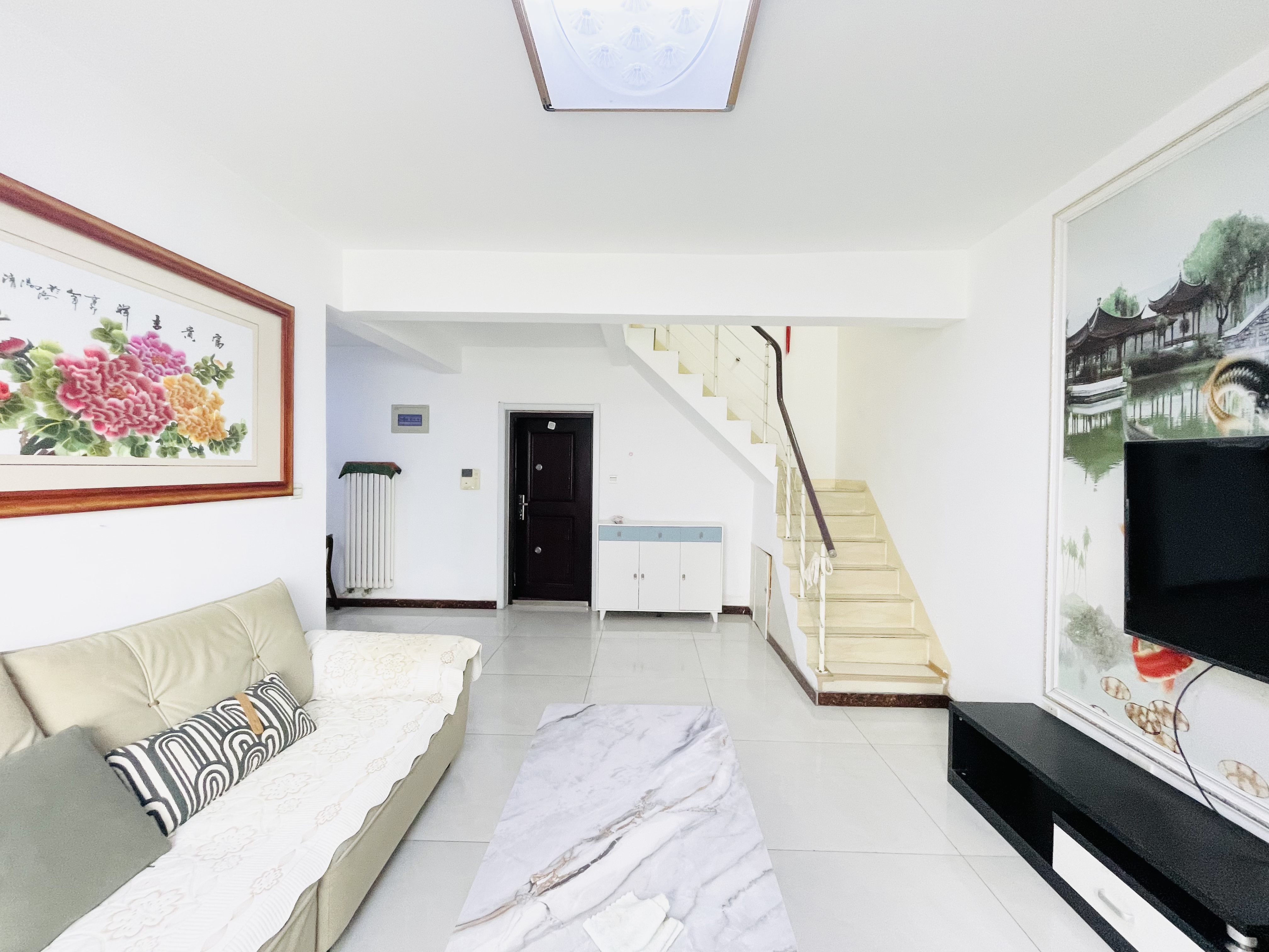  房子诚心出售，价格合适，交通便利