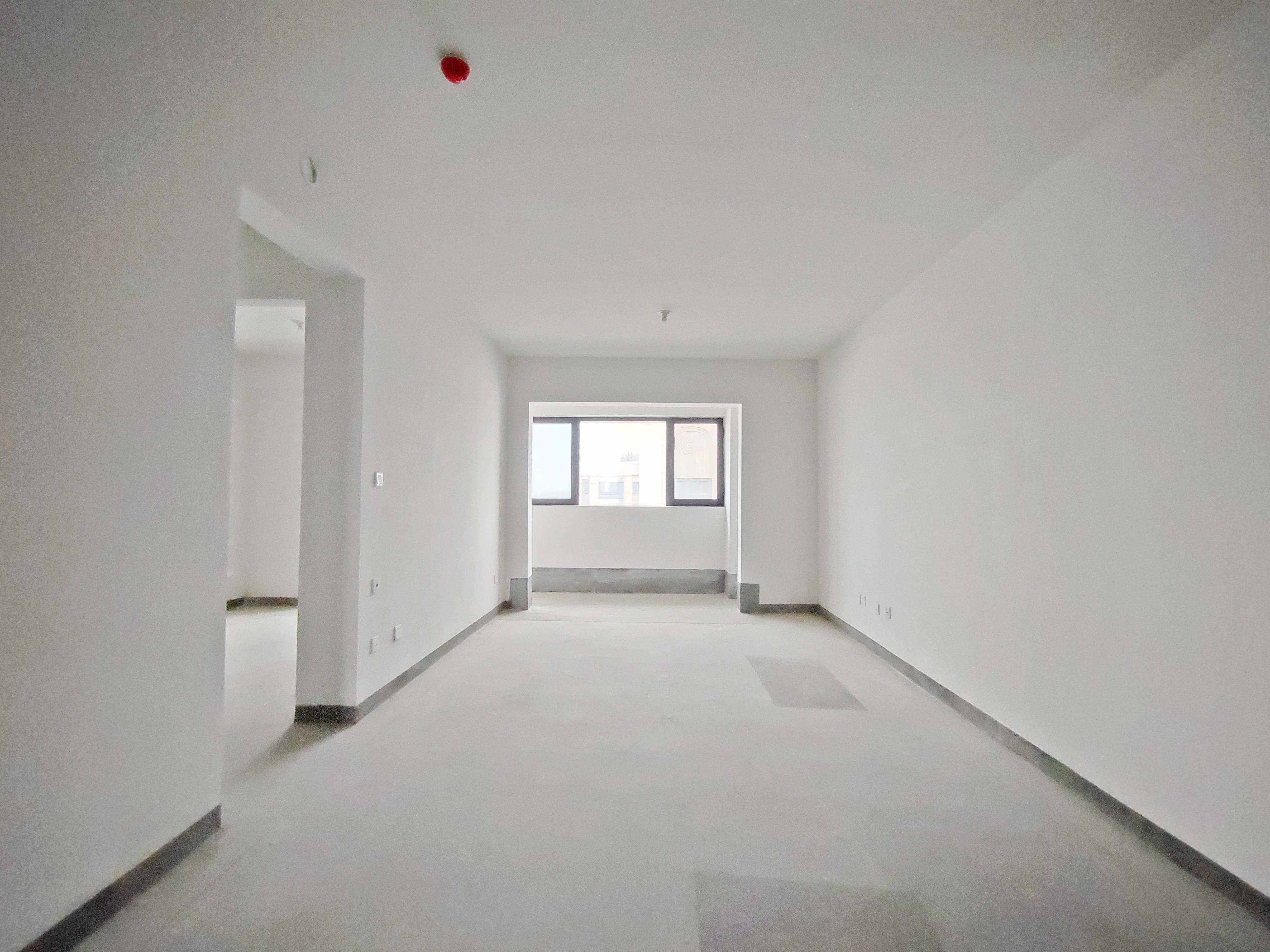  中建大学里 南北