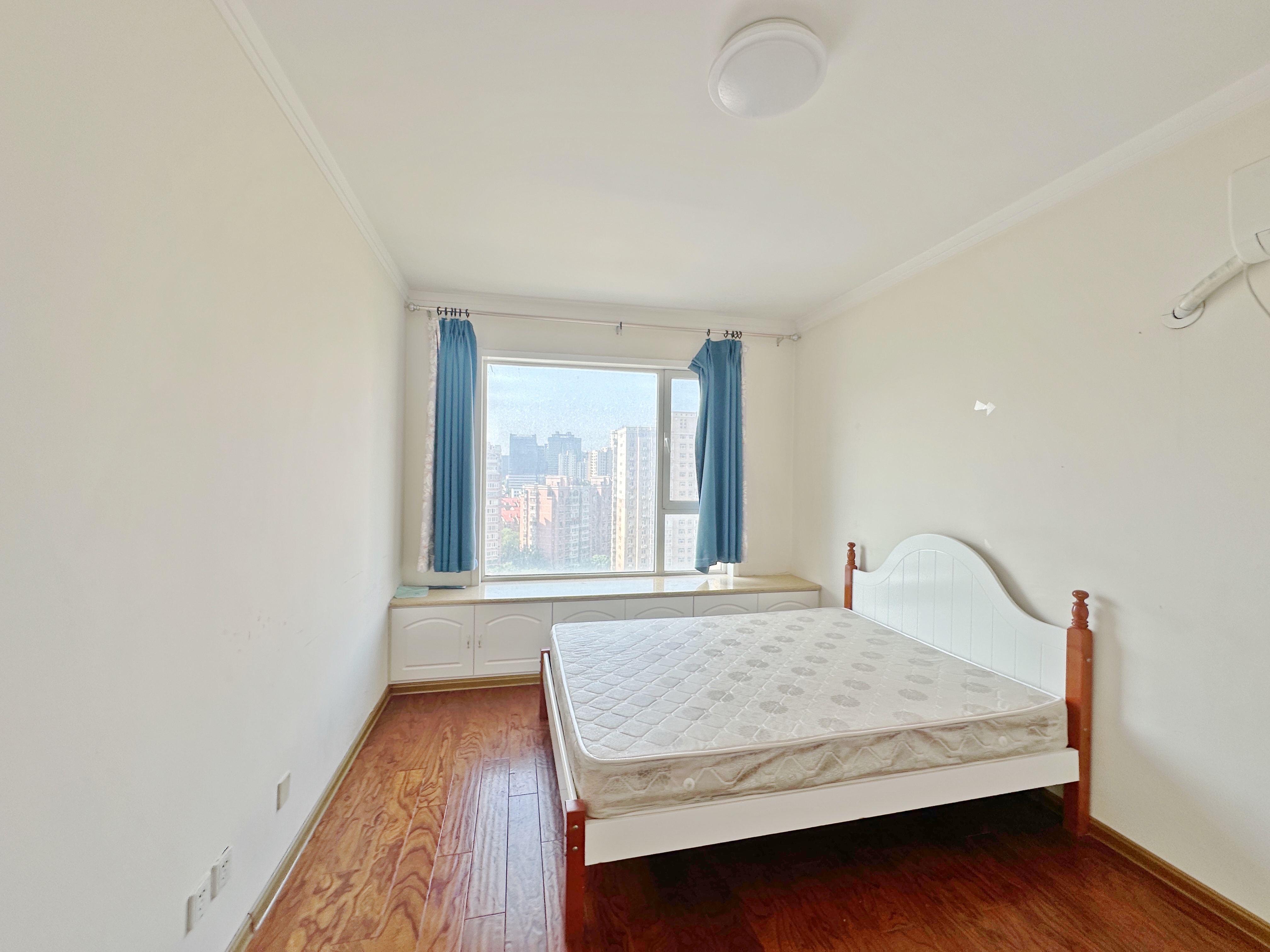 绿地新里卢浮公馆