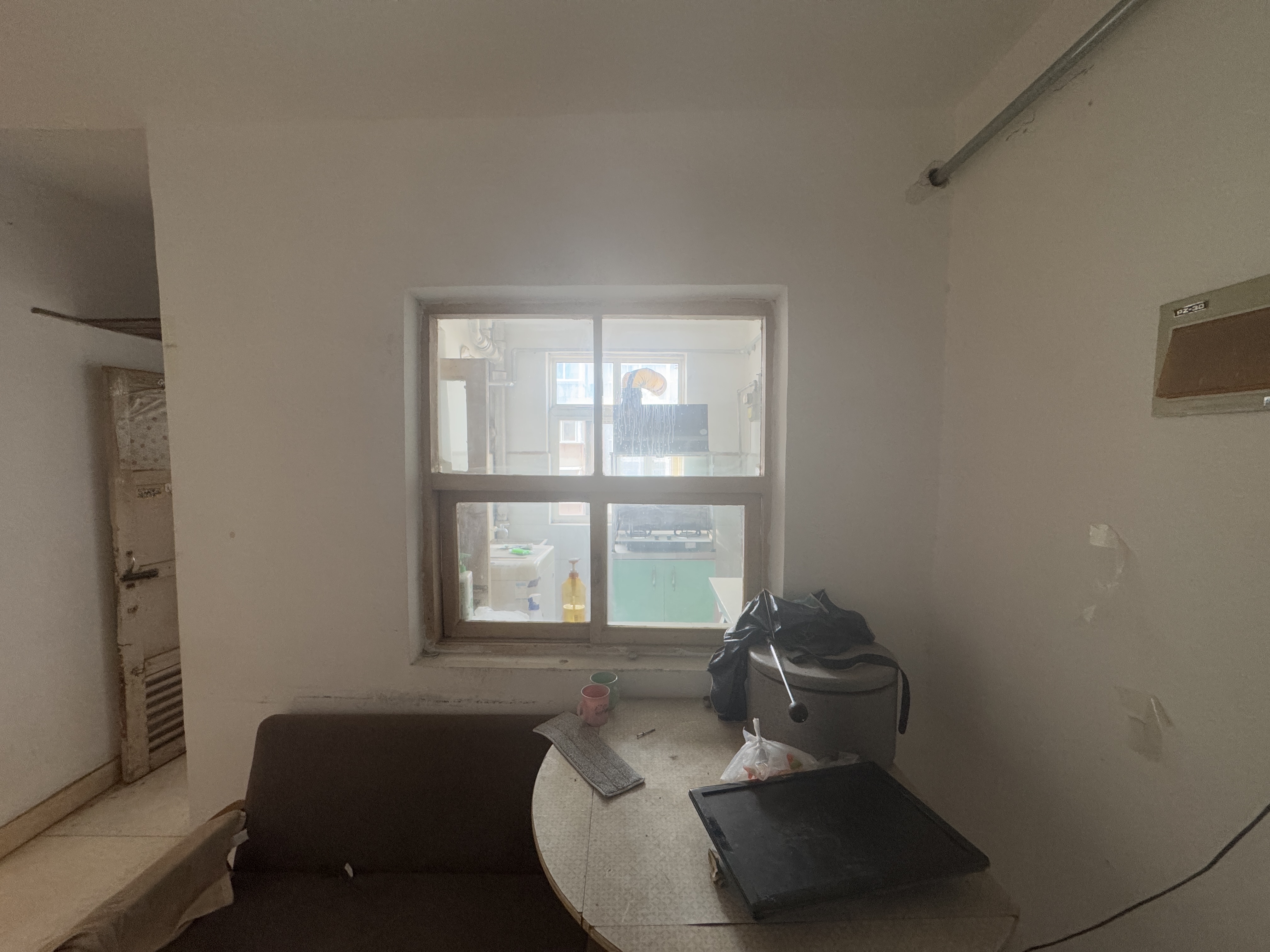 整租·新出花园小区一区，两室一厅精装修