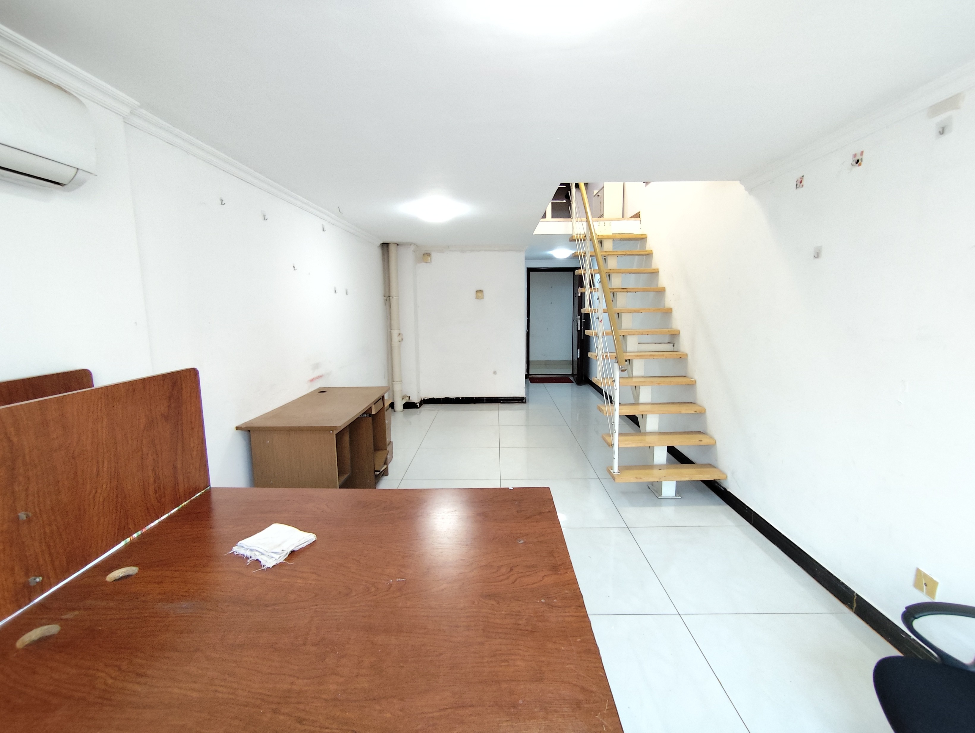 整租·国际会展中心 凤凰SOHO 1室1厅 南