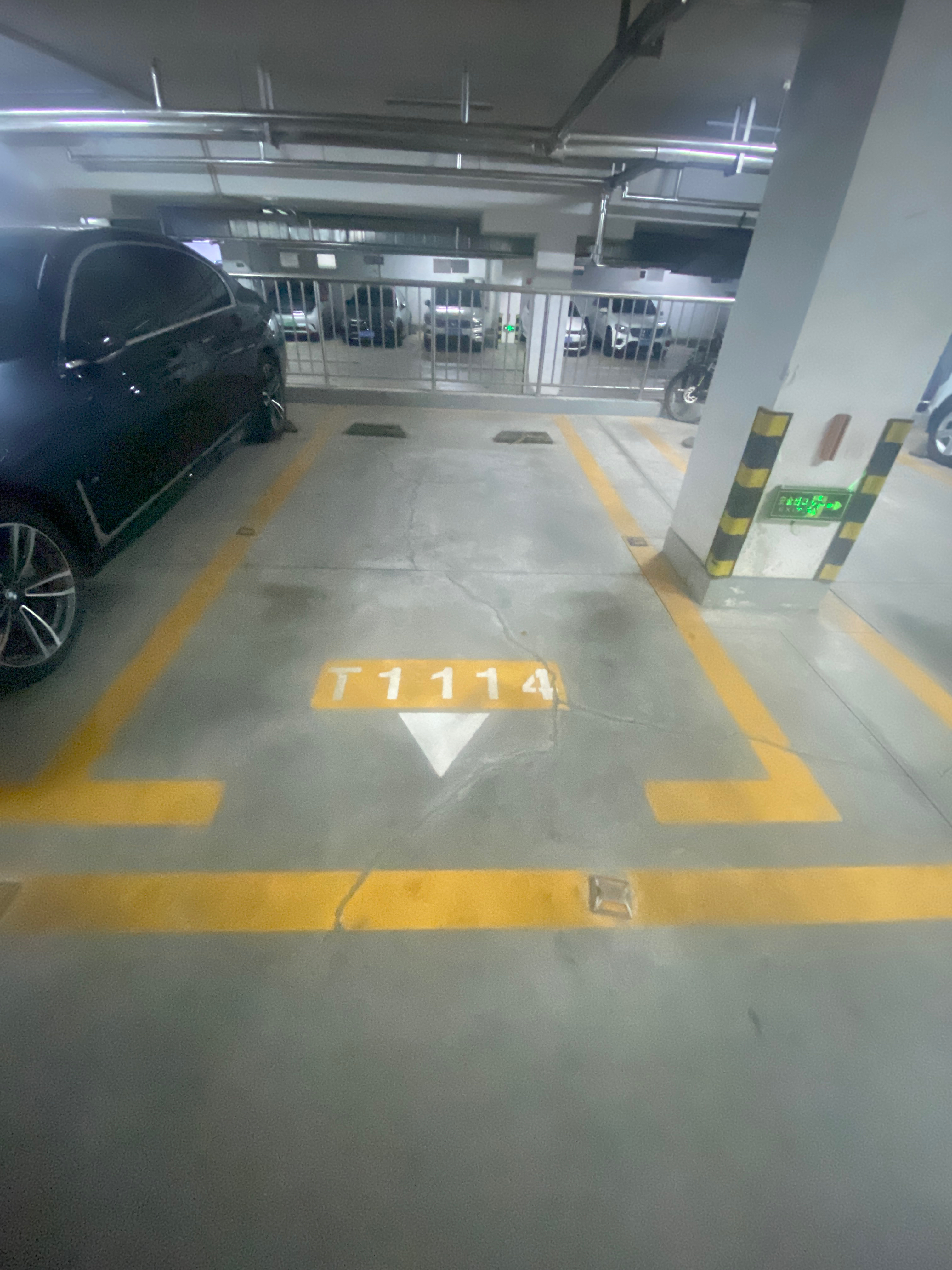  鲁能领秀城车位地下室  东西