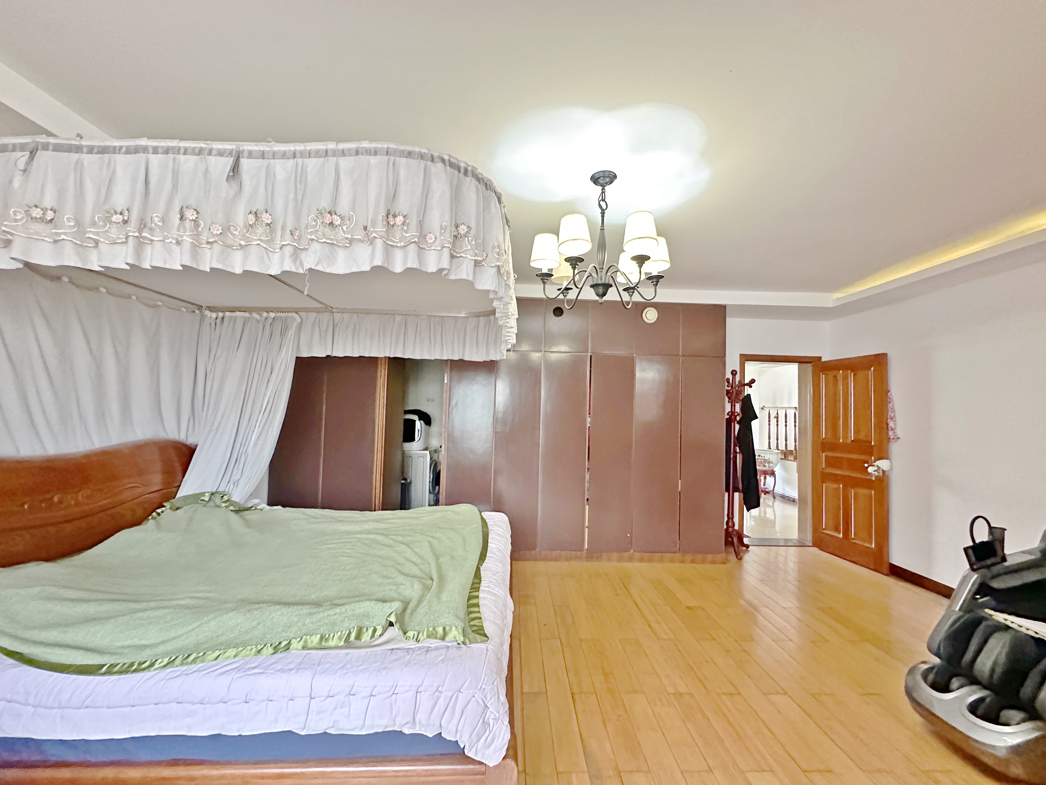 卧龙花园龙和苑