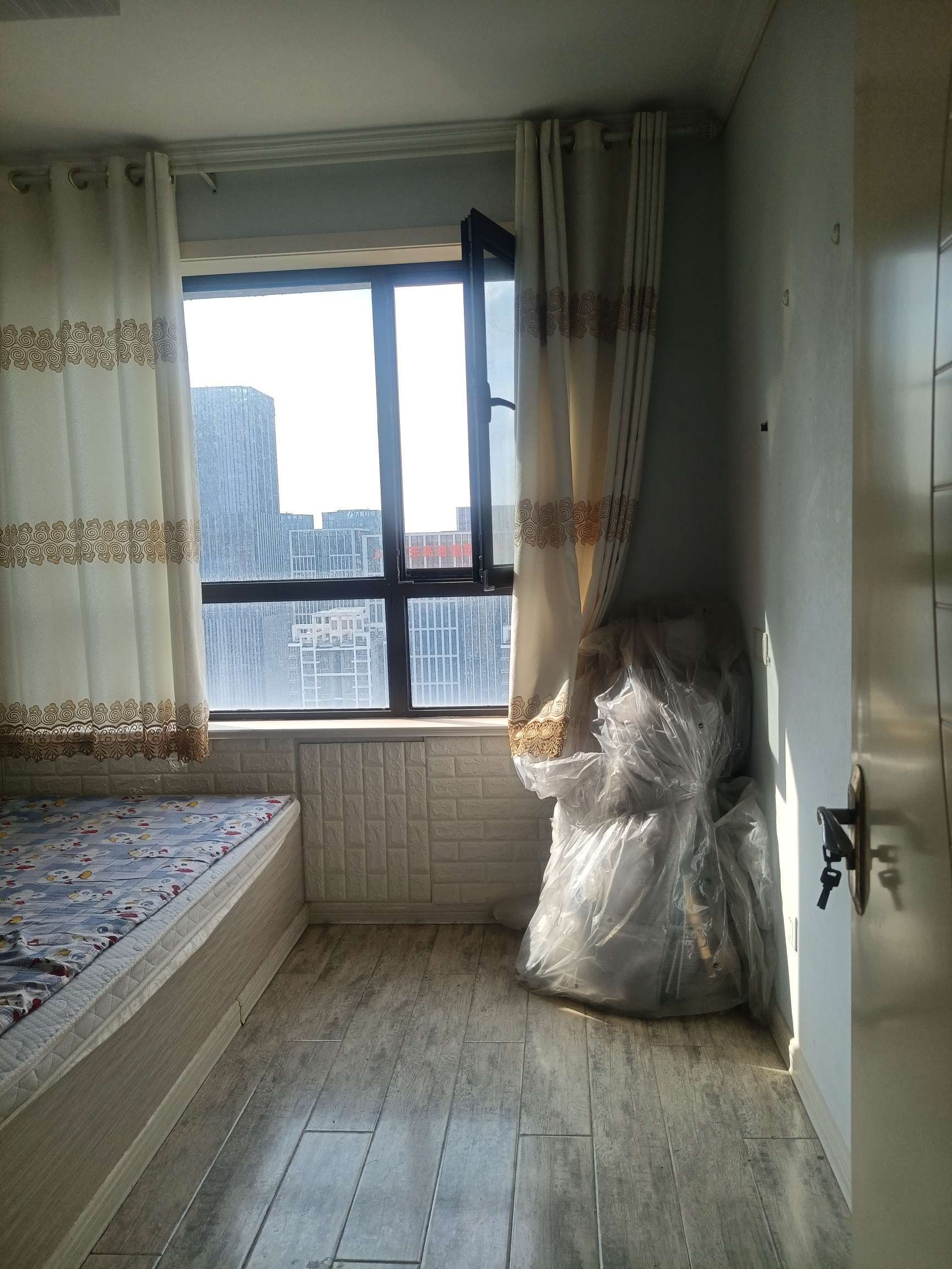 鲁邦奥林逸城东区