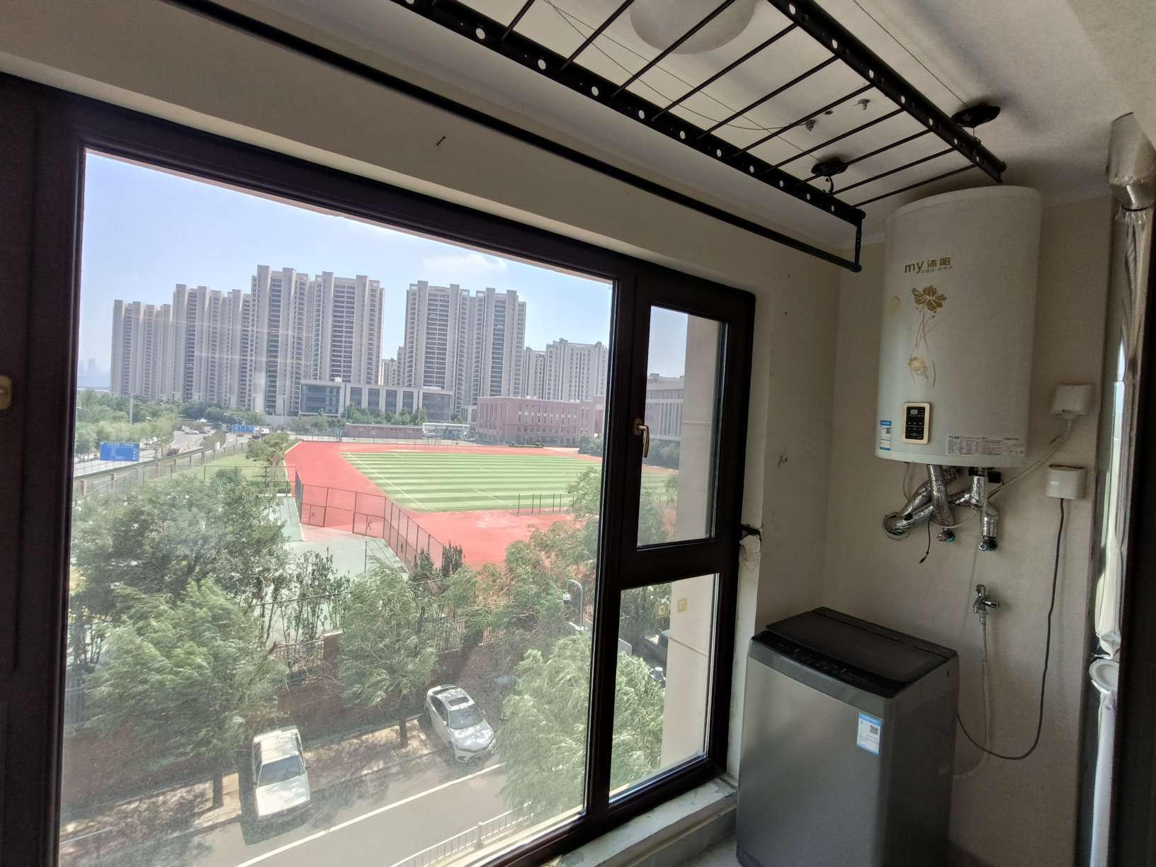 中海半山湾畔