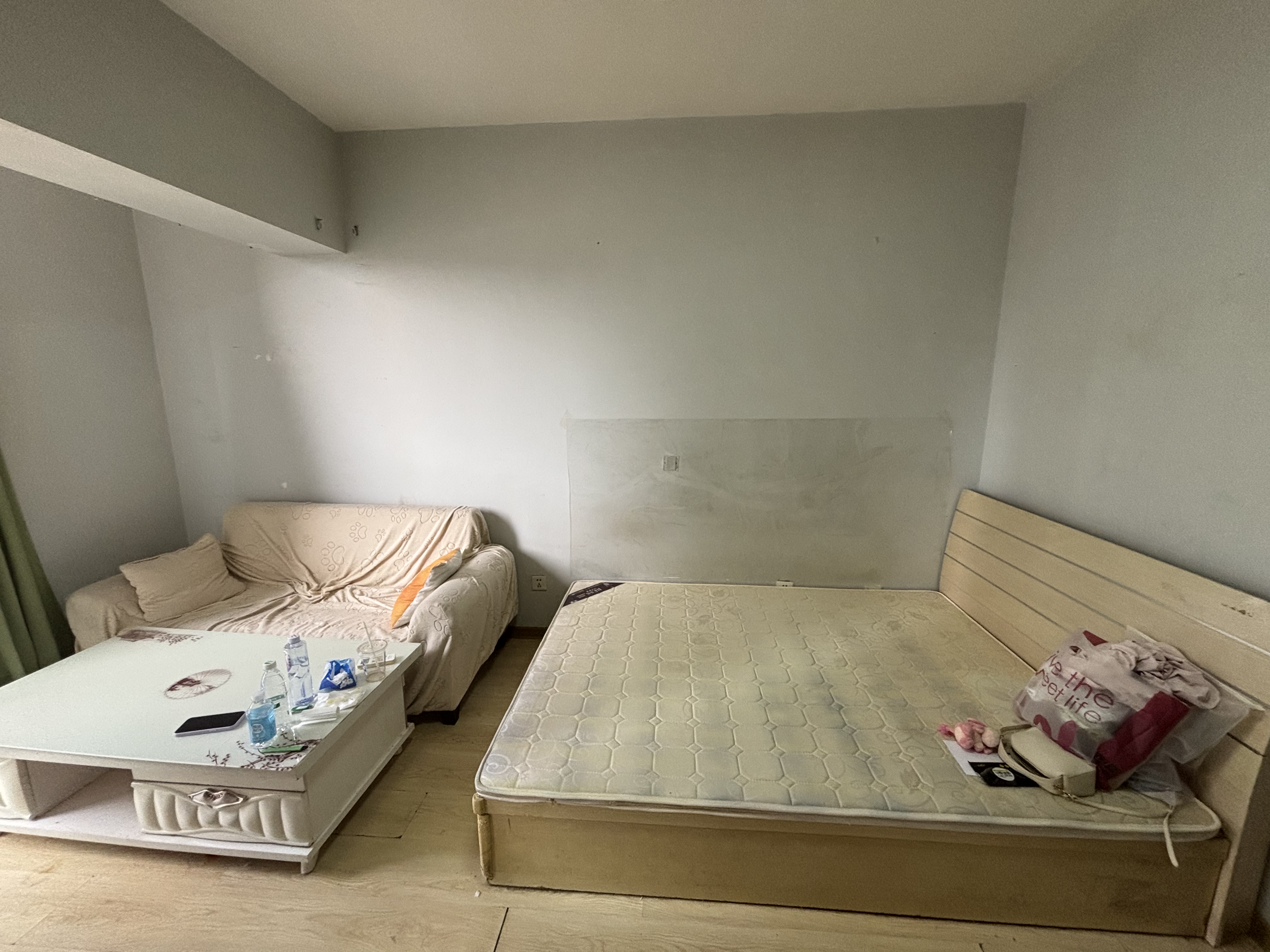 整租·无影山 翡翠郡南区 精装一室 家具家齐全 总价便宜 拎包入住
