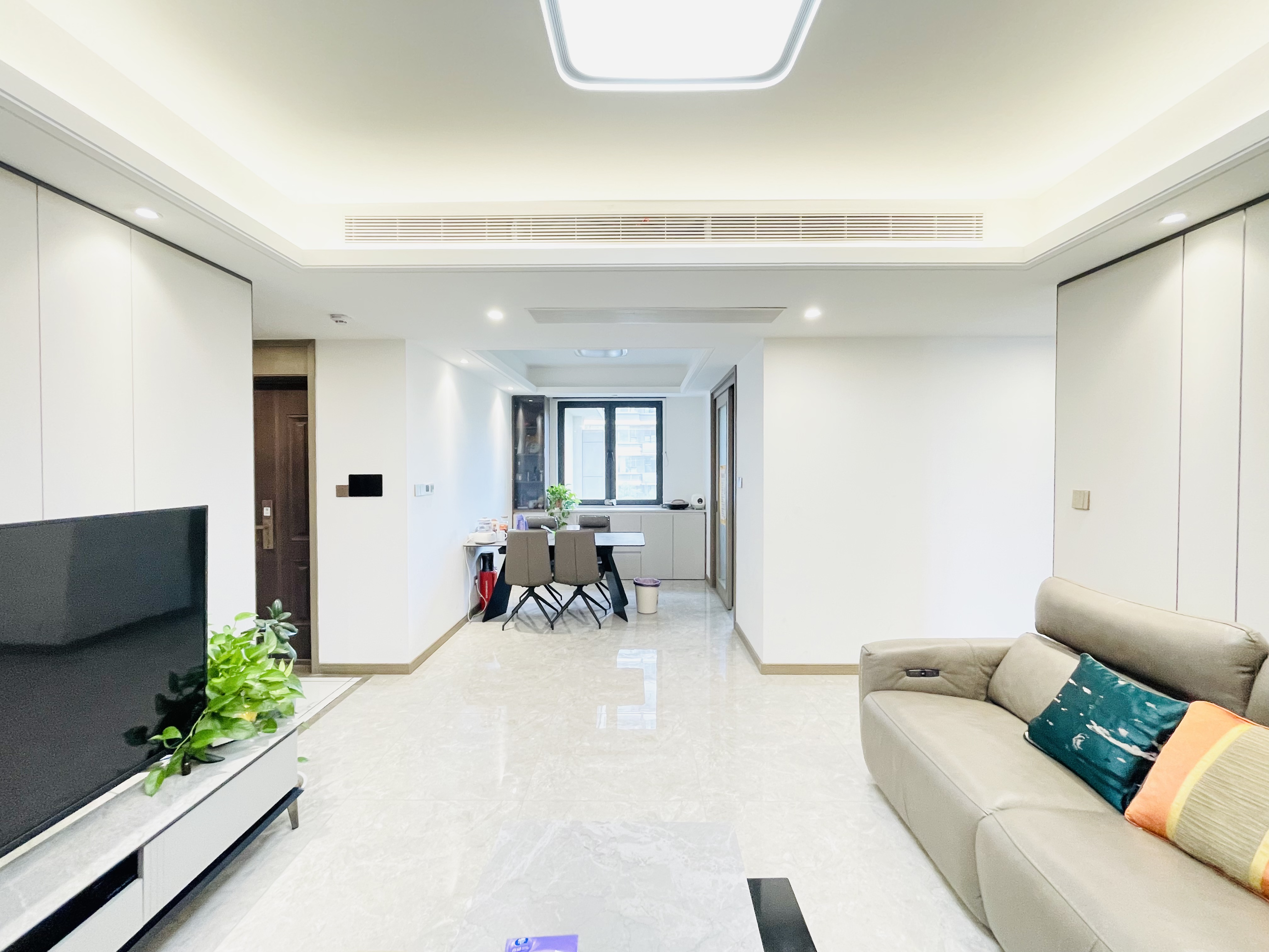  招商·滨河府 南北