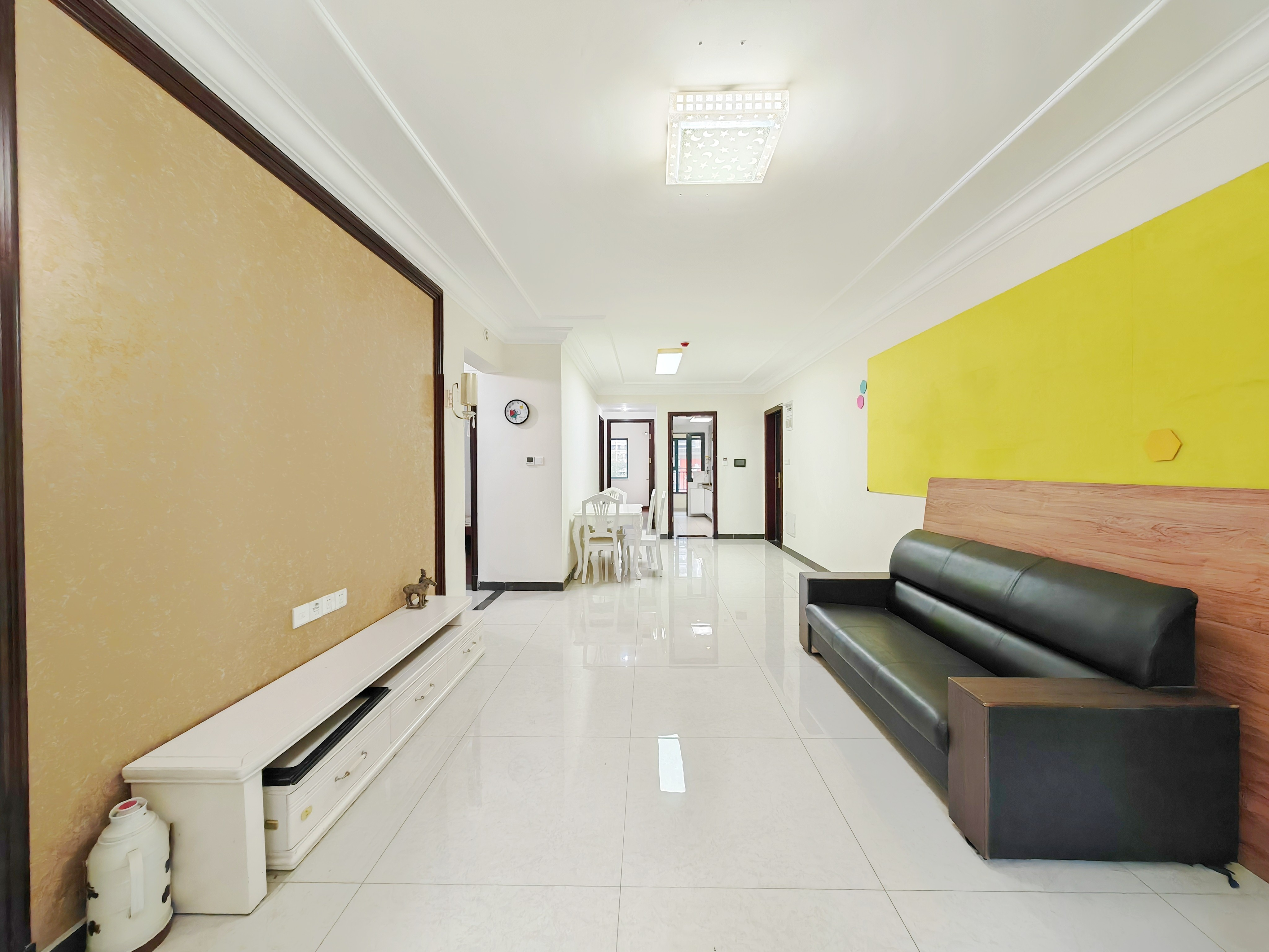  精装修 南阳台  房龄新  有电梯 生活便利