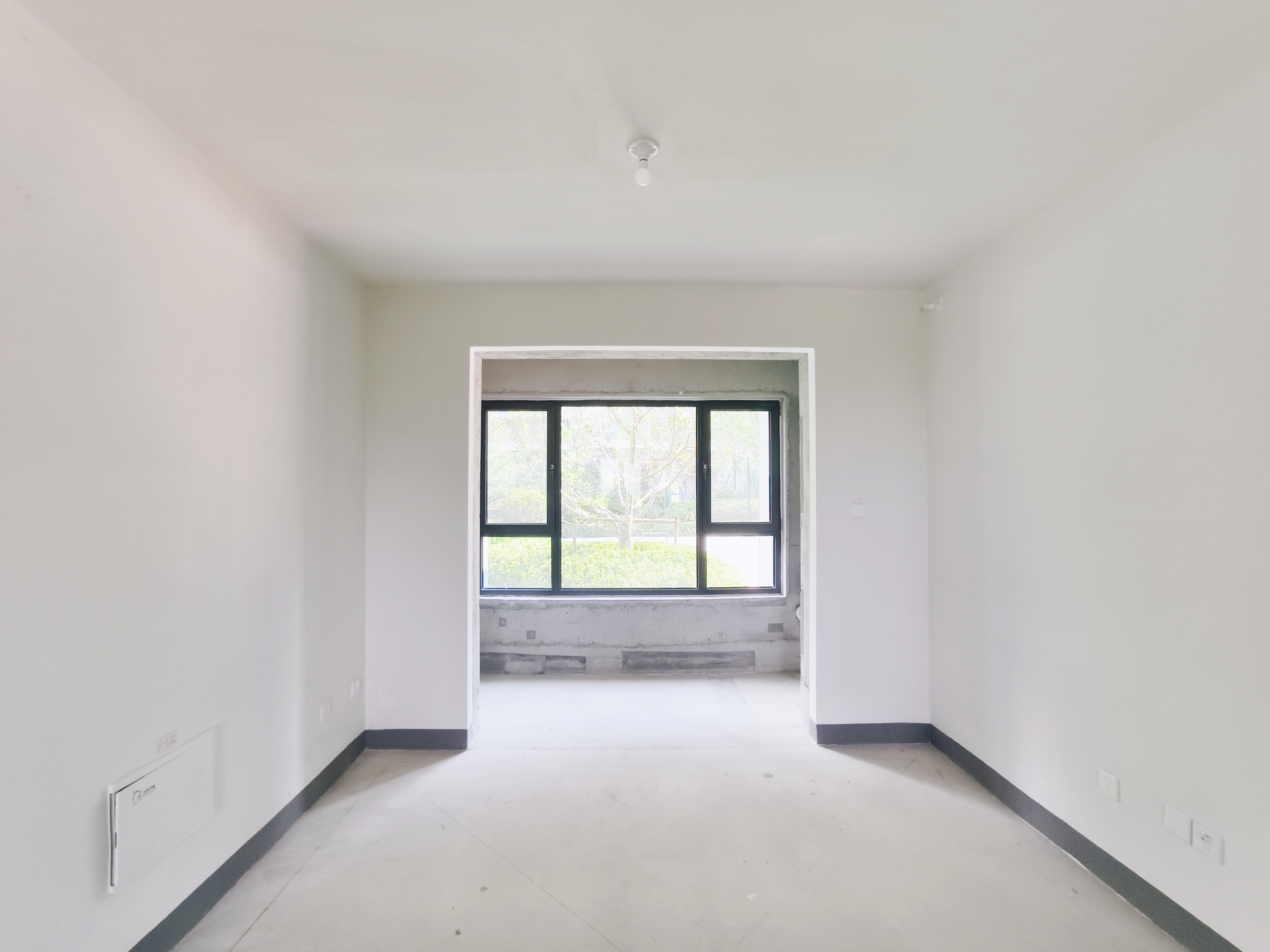  绿城春来风华 南北