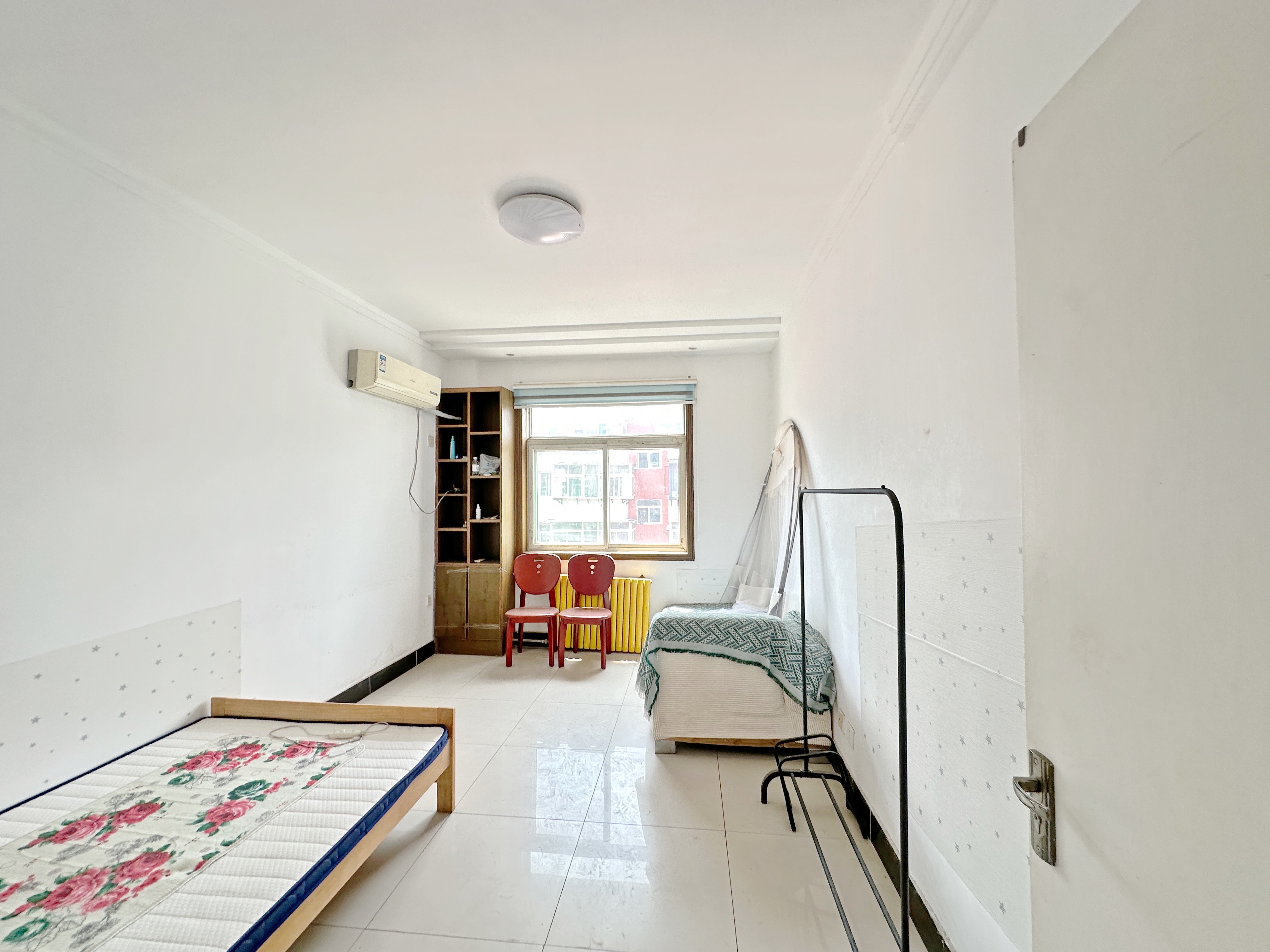   省立医院附近山东省立医院三宿舍三室 中间楼层，户型方正