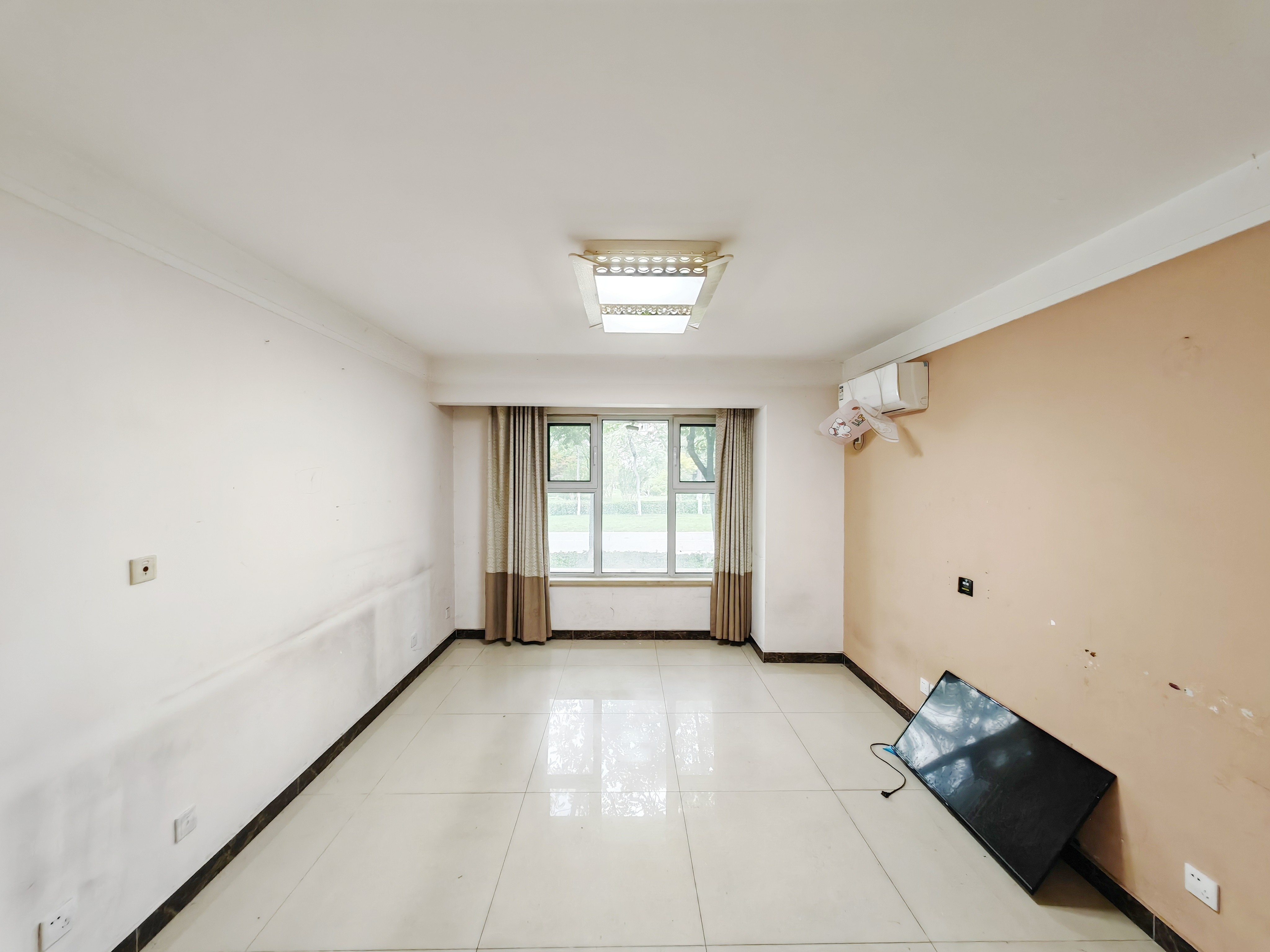  中国铁建国际城 南北