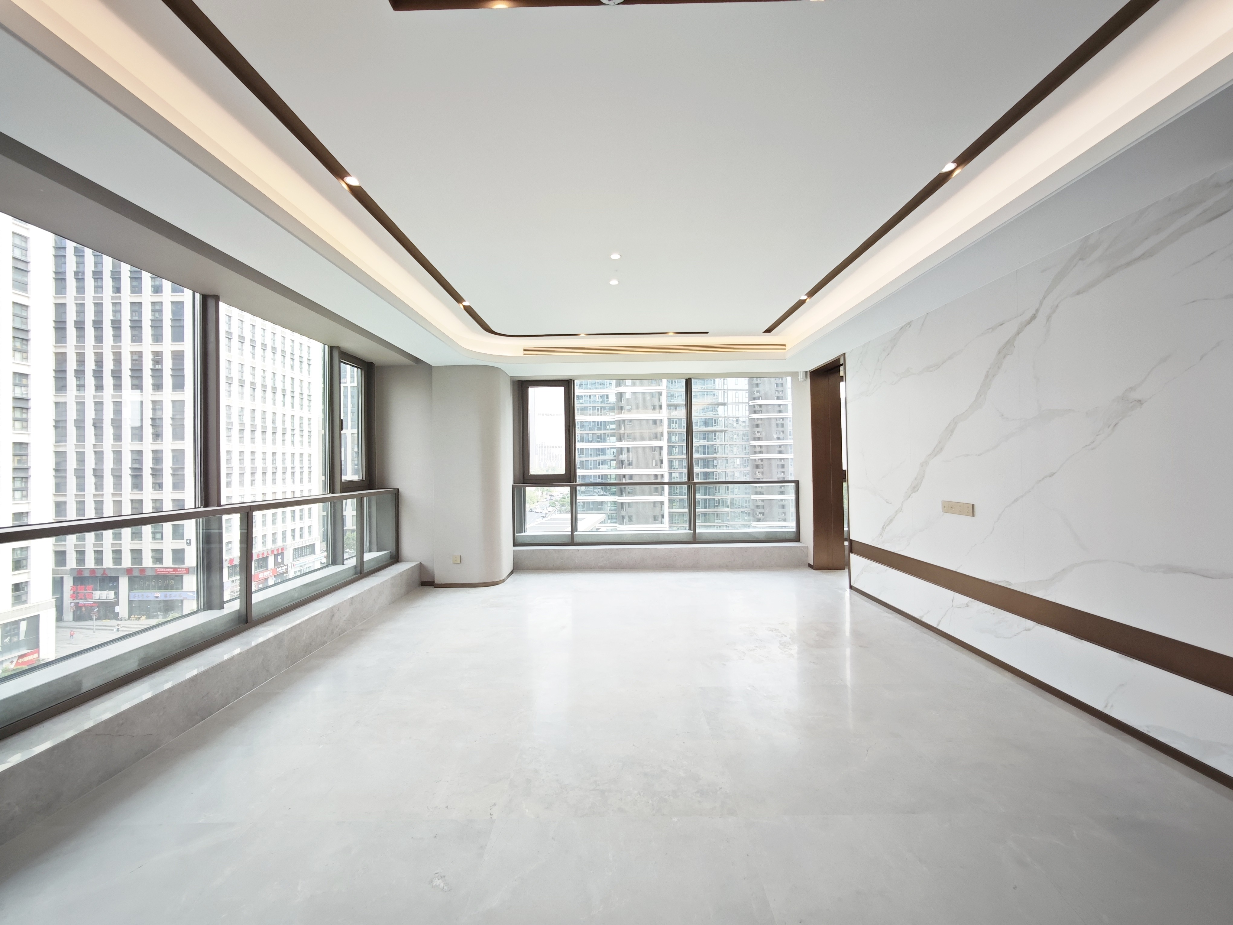  绿城深蓝公馆  南北