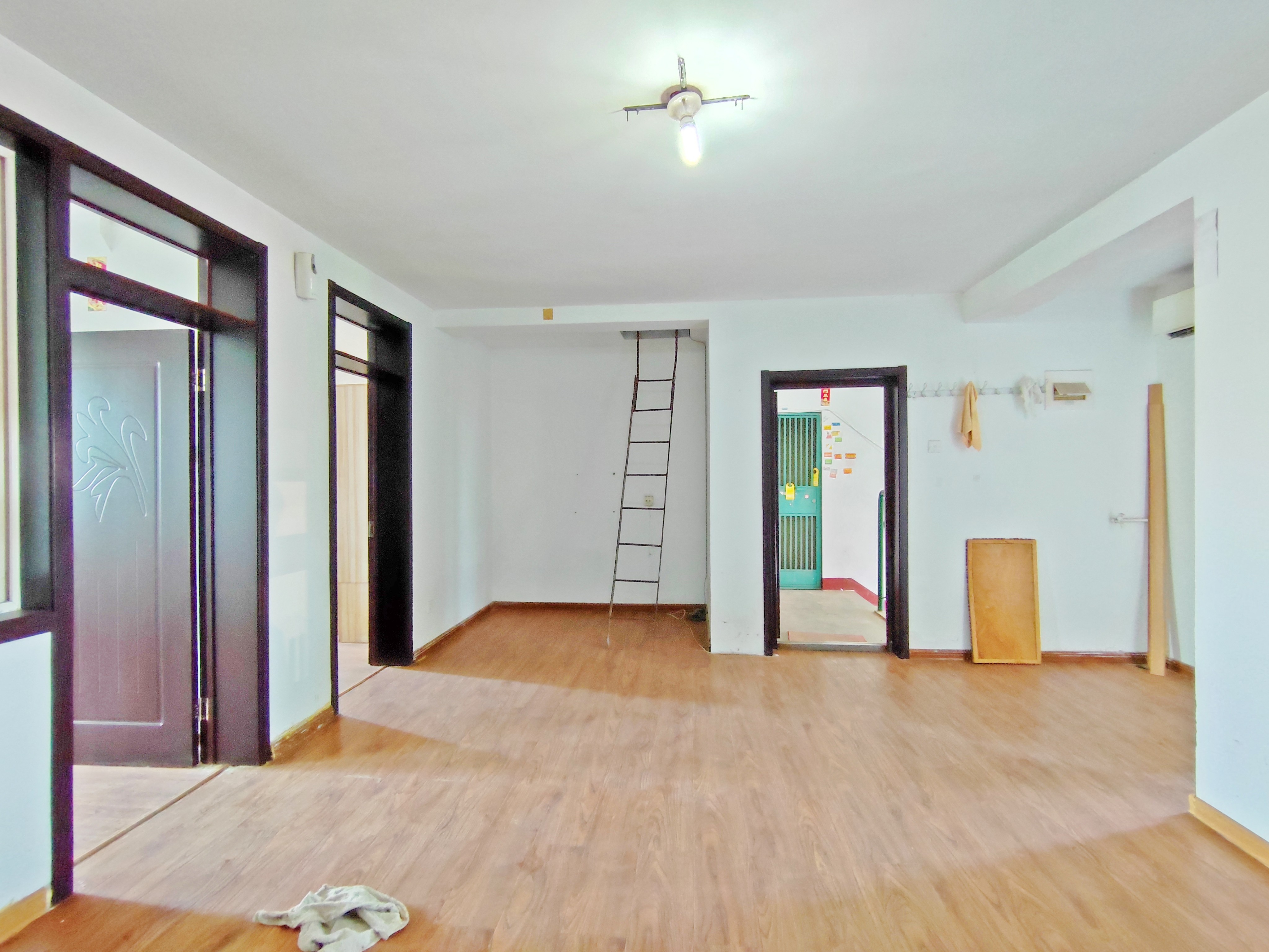 白马山铁路新村