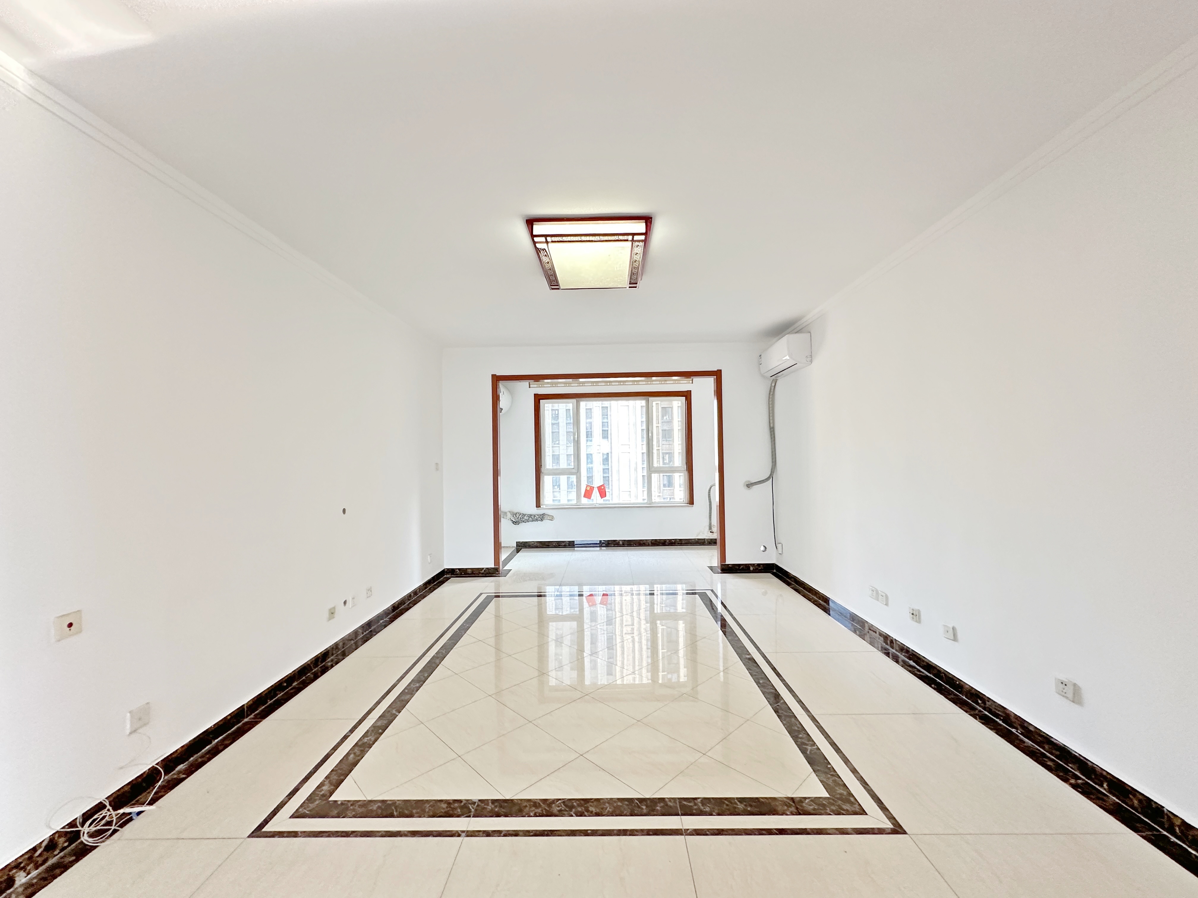 绿地新里卢浮公馆