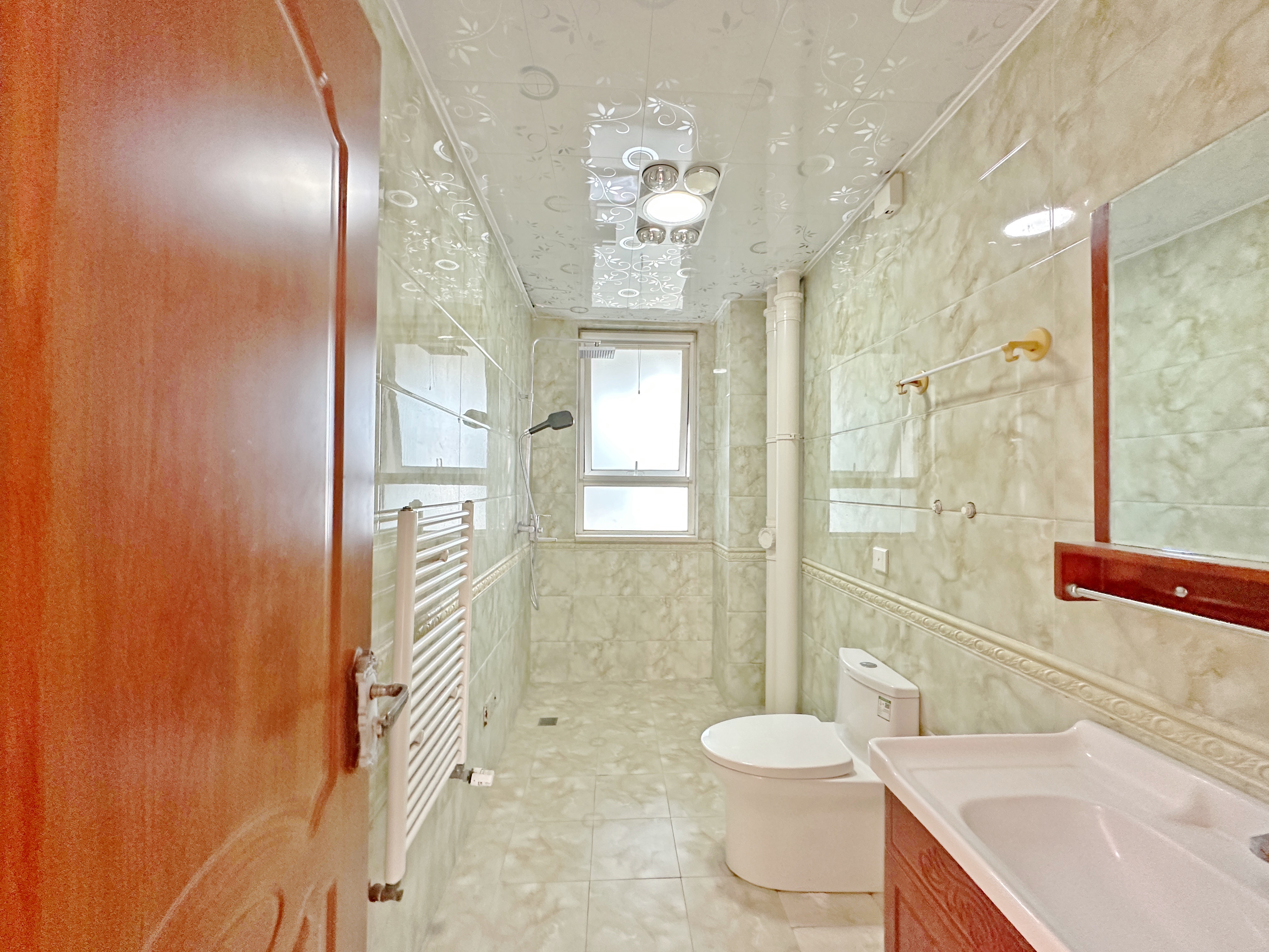 绿地新里卢浮公馆