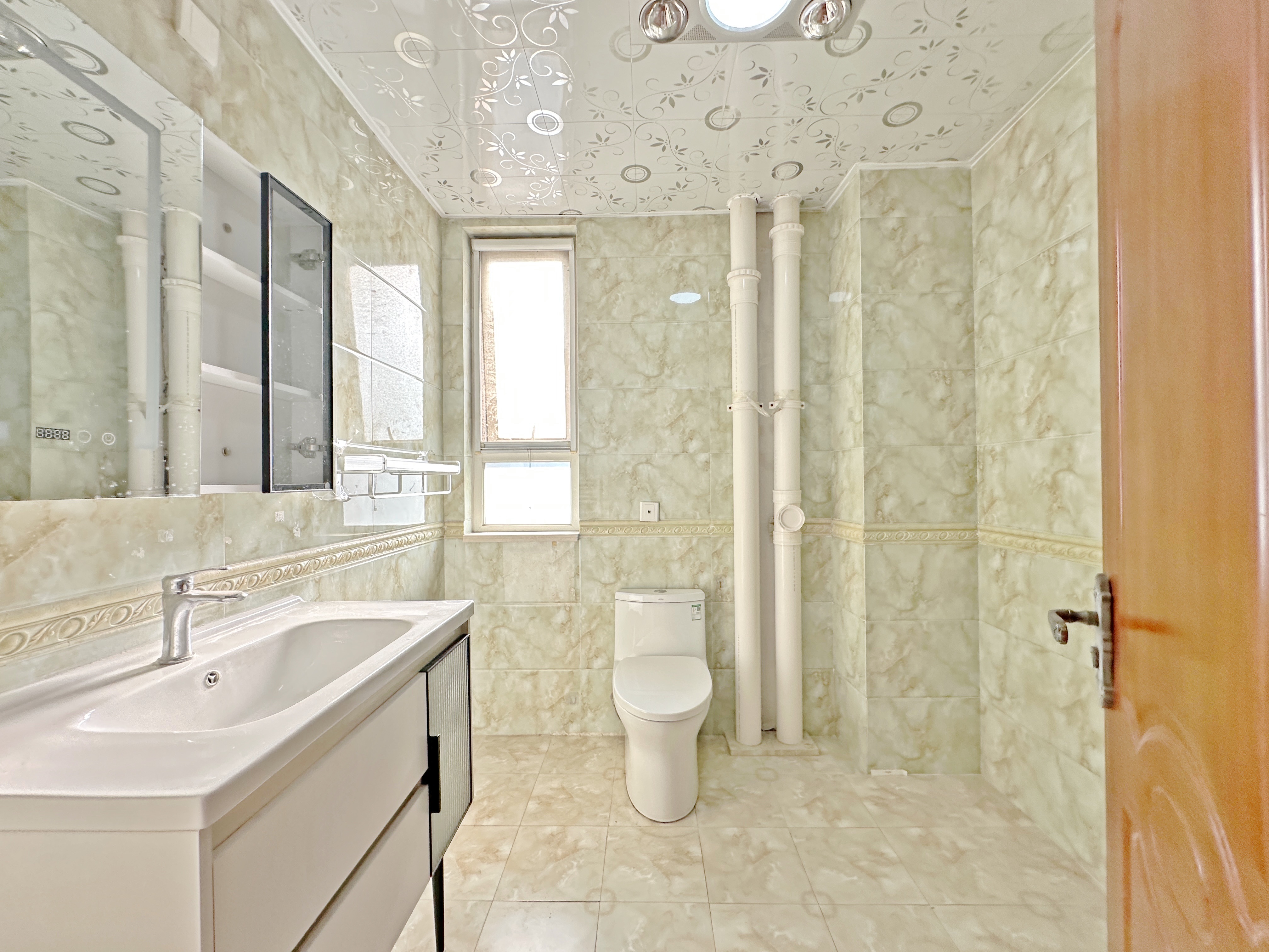 绿地新里卢浮公馆