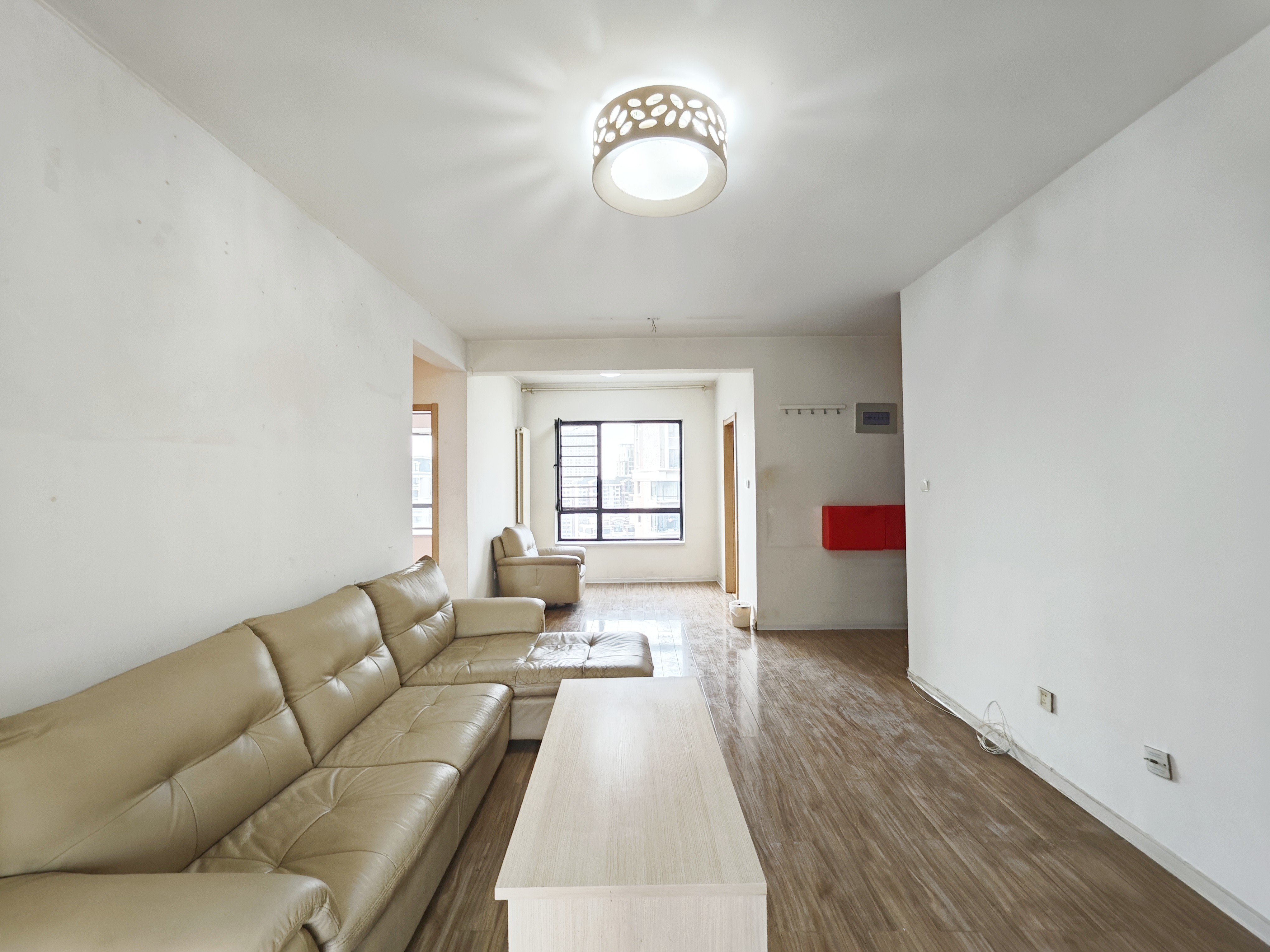  电梯小高南北通透 有地下室随时联系看房 欢迎来电咨询