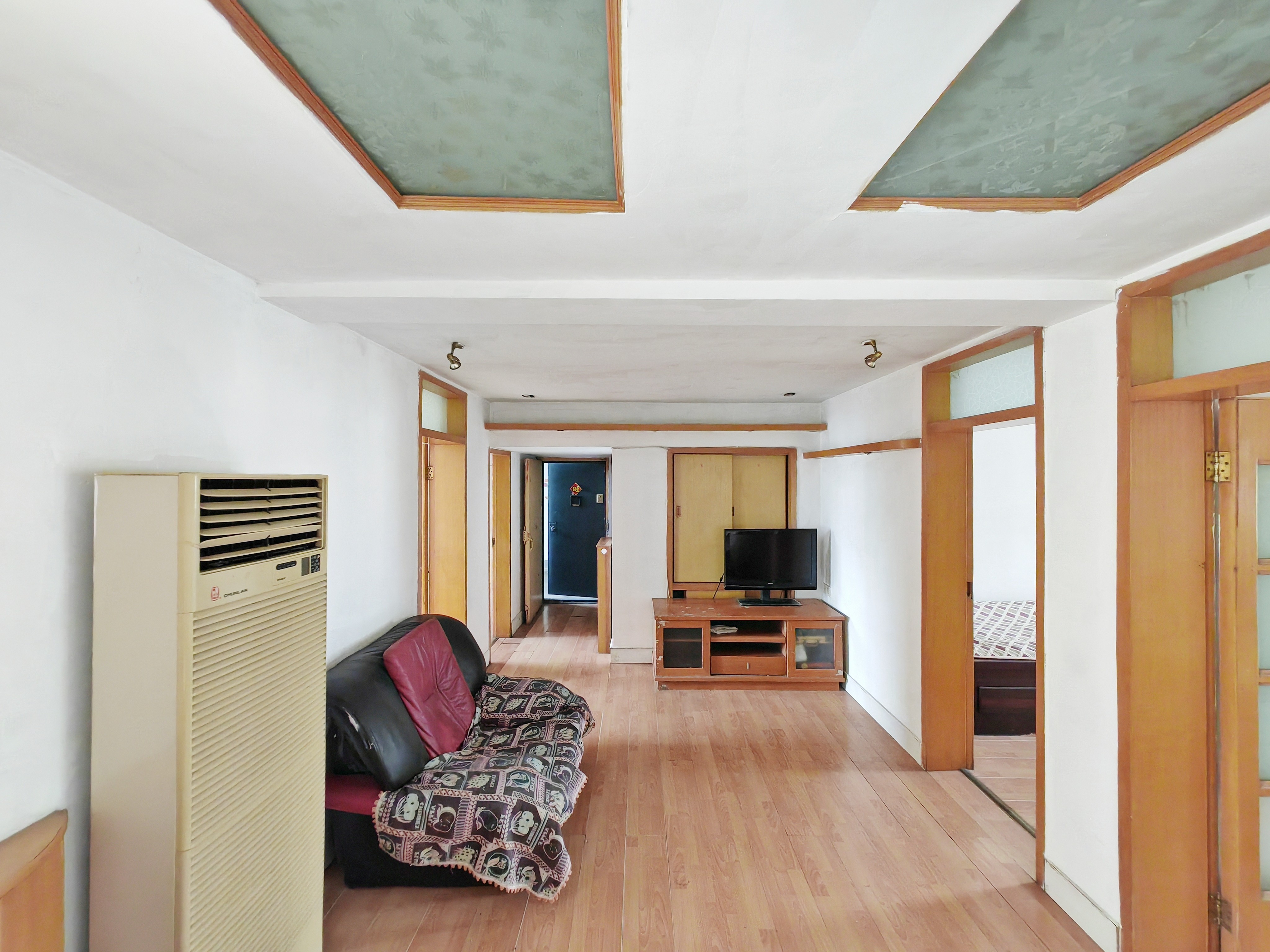  三室两厅 单价低 总价低 价格可谈 随时看房