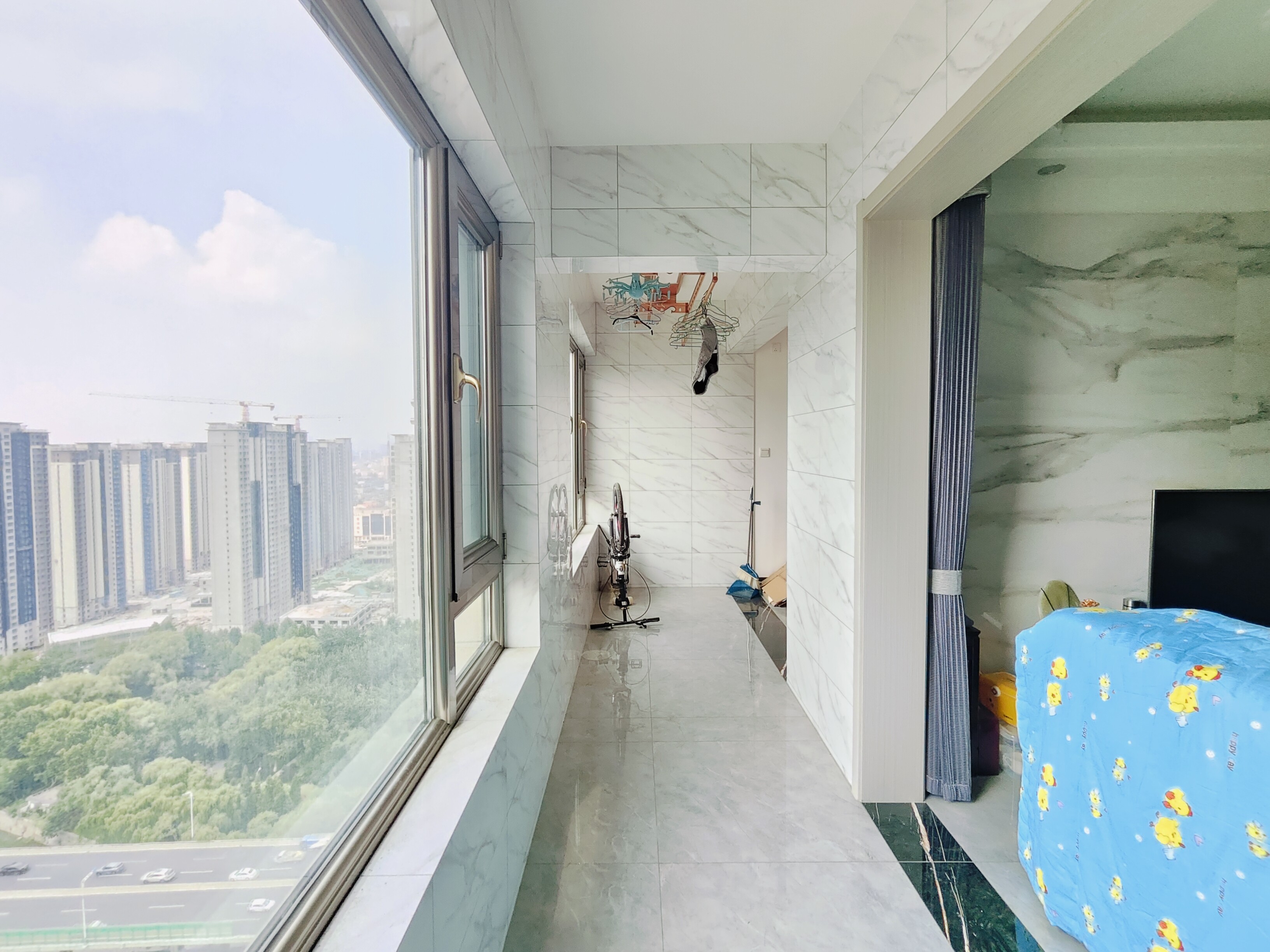 海尔云世界滟澜公馆花园