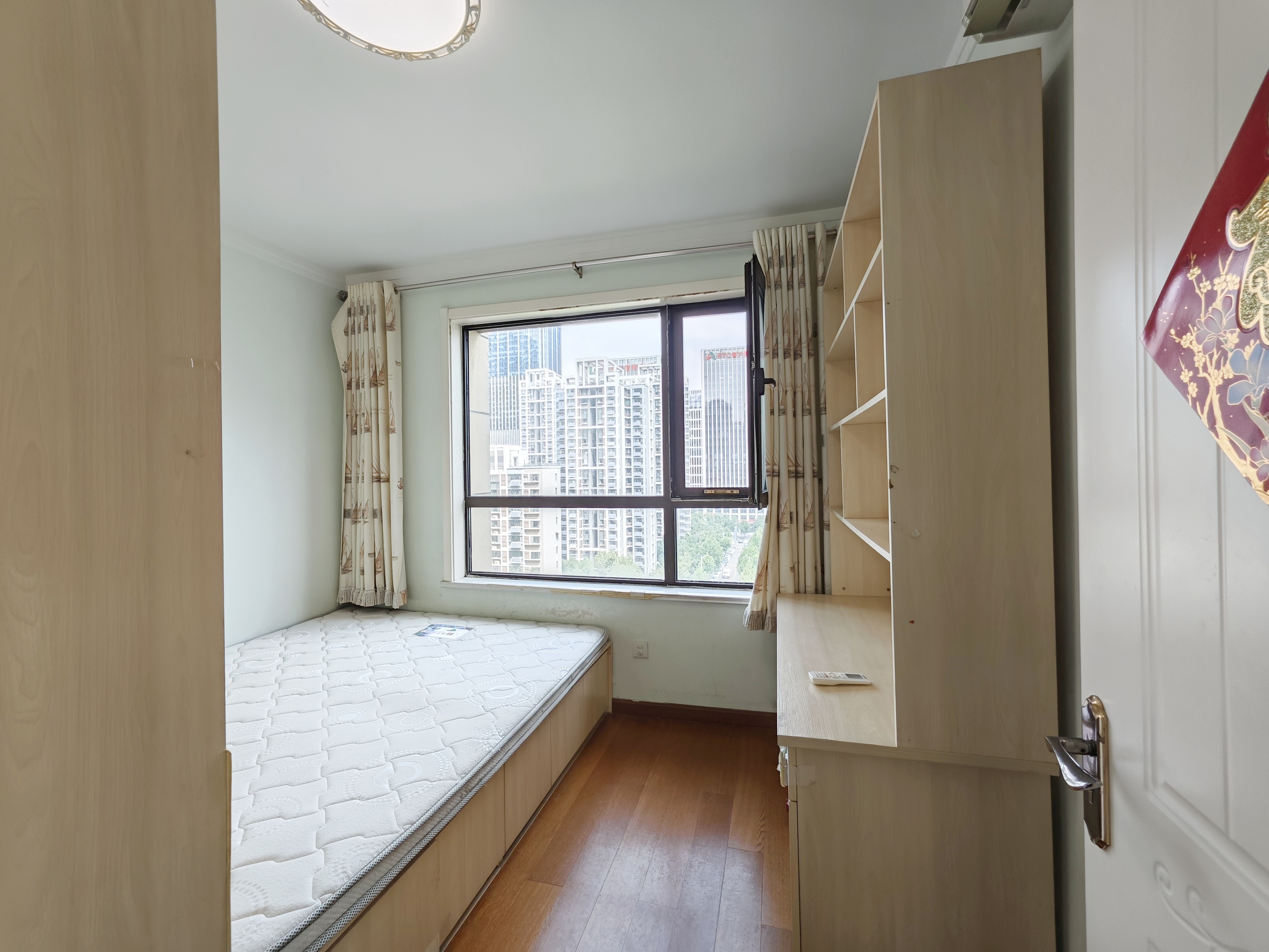 鲁邦奥林逸城东区