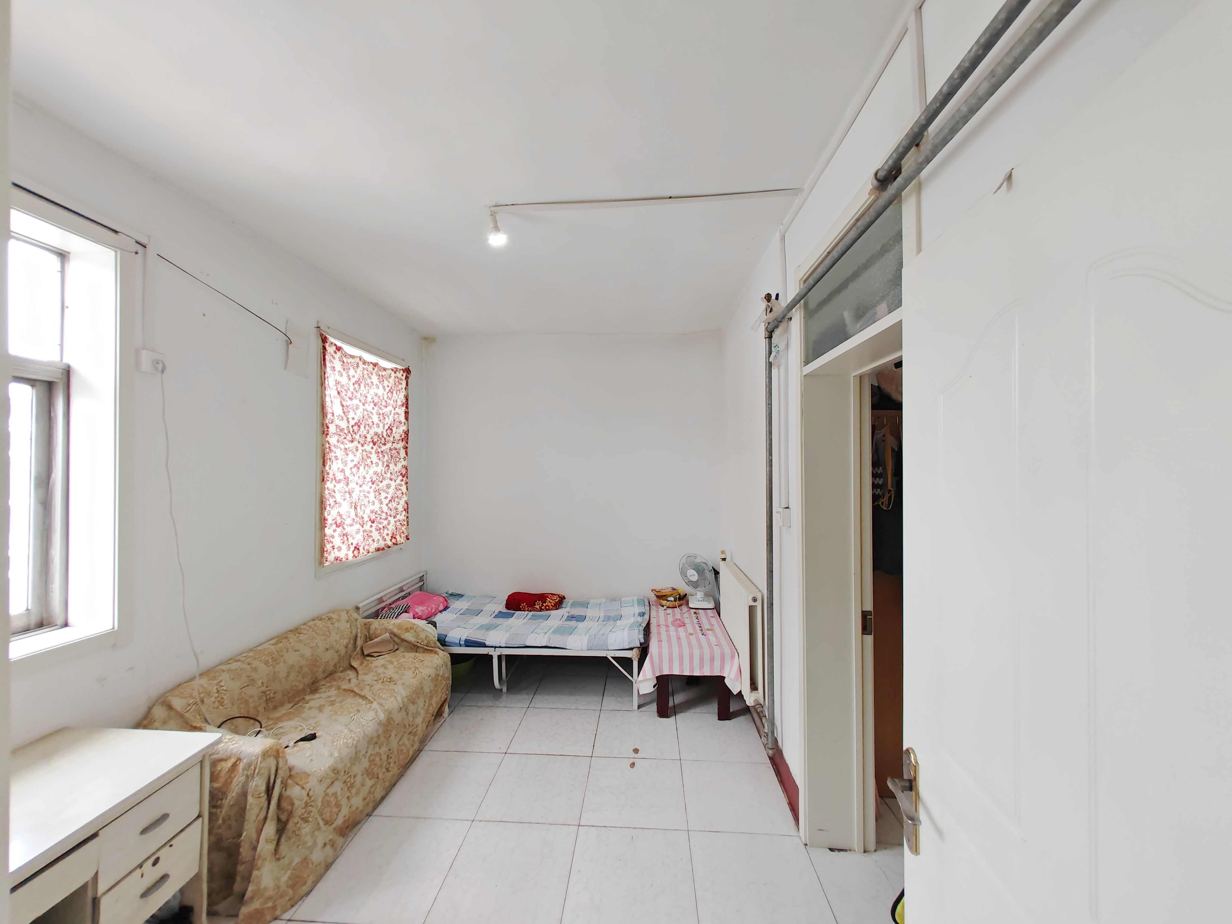  山大路190-200号院 南北