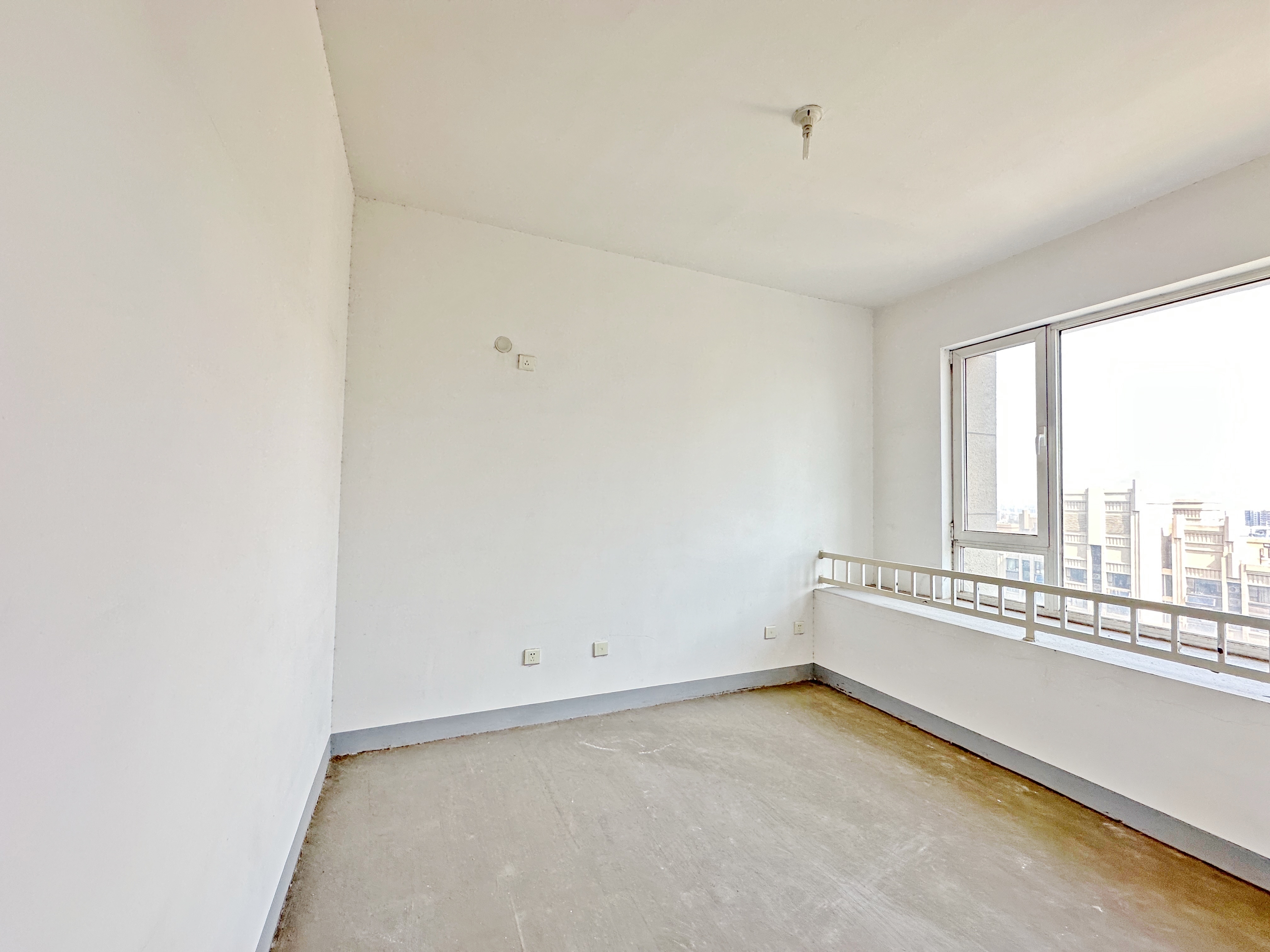 绿地新里卢浮公馆