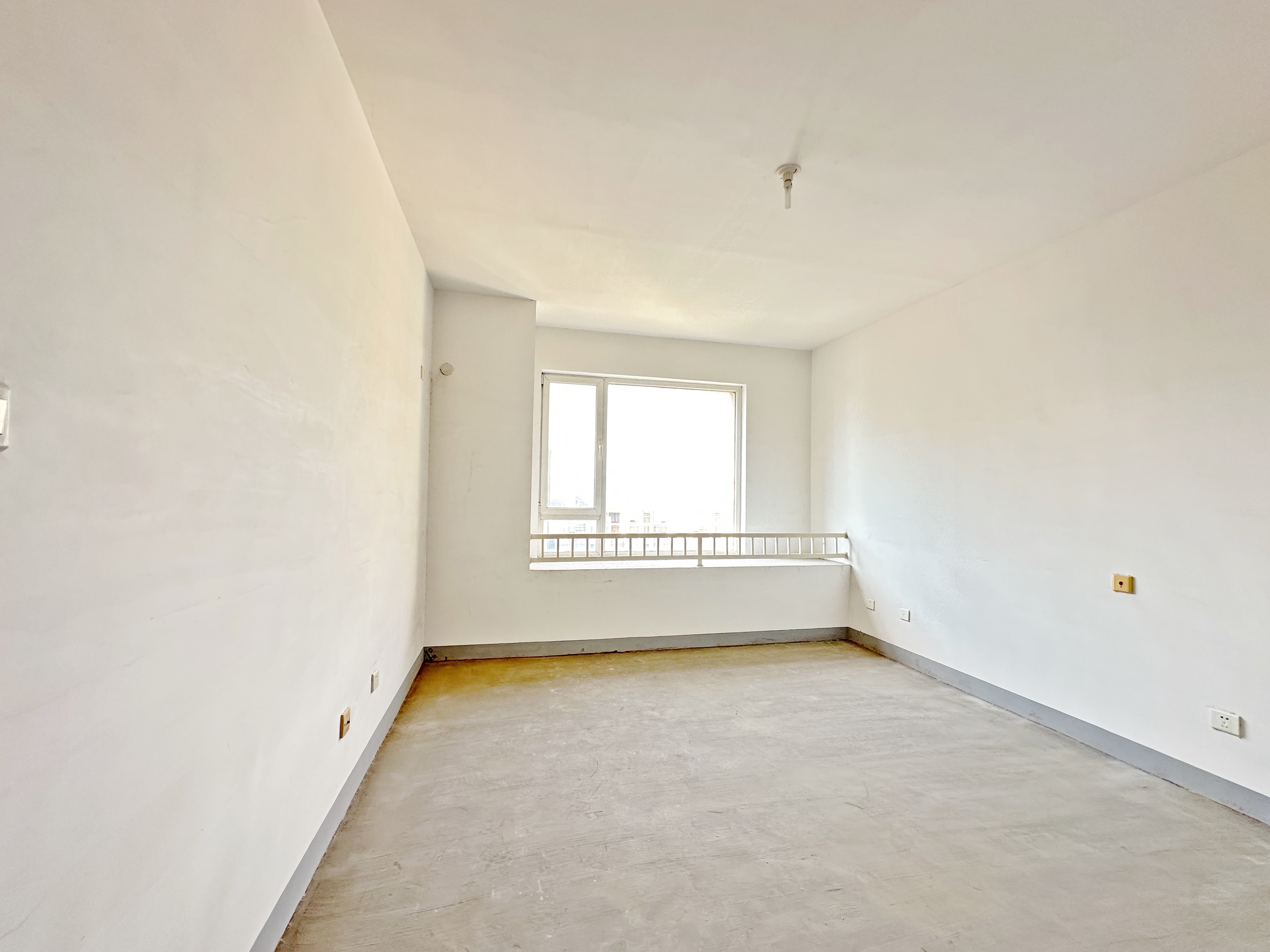 绿地新里卢浮公馆