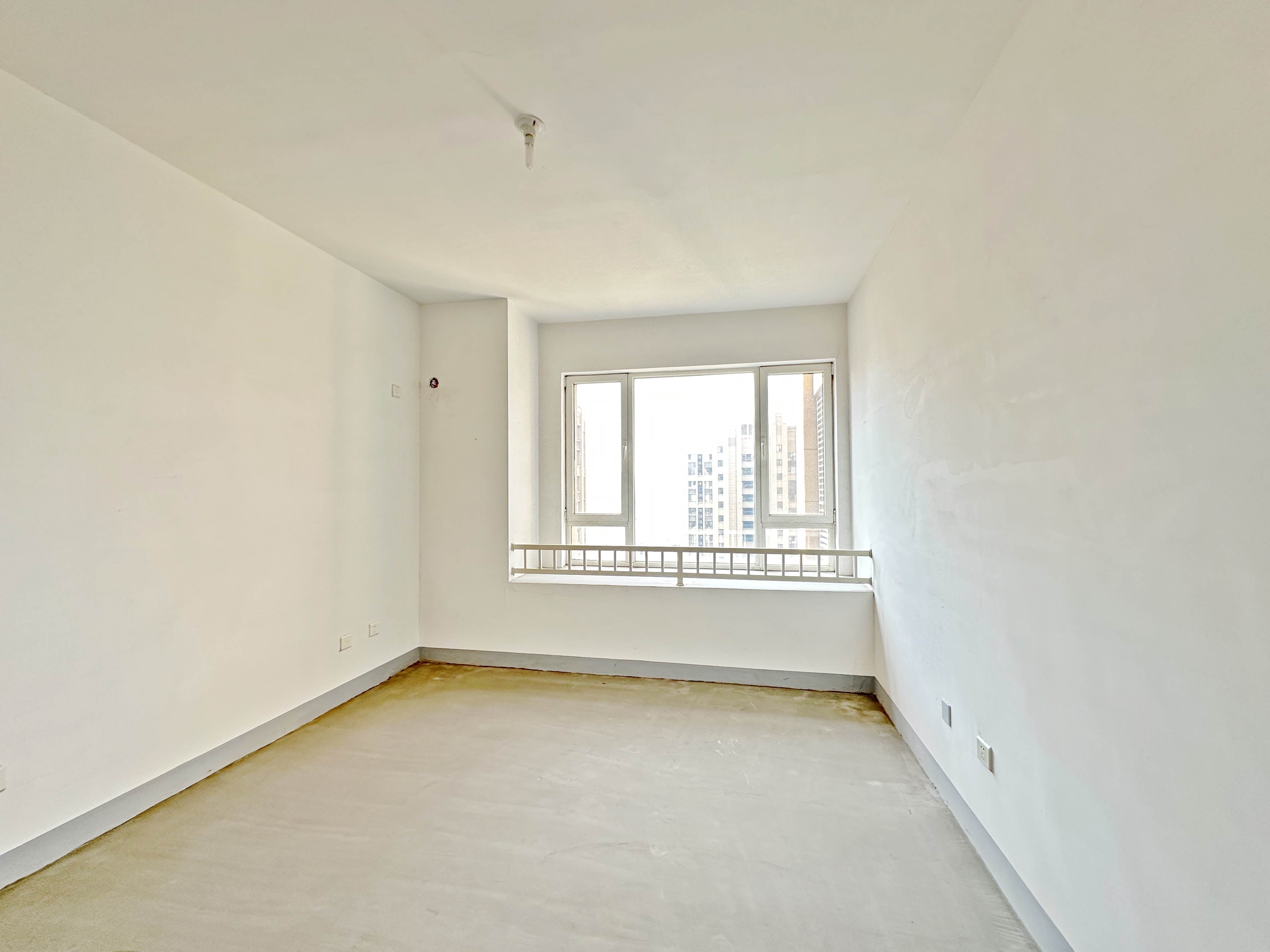 绿地新里卢浮公馆