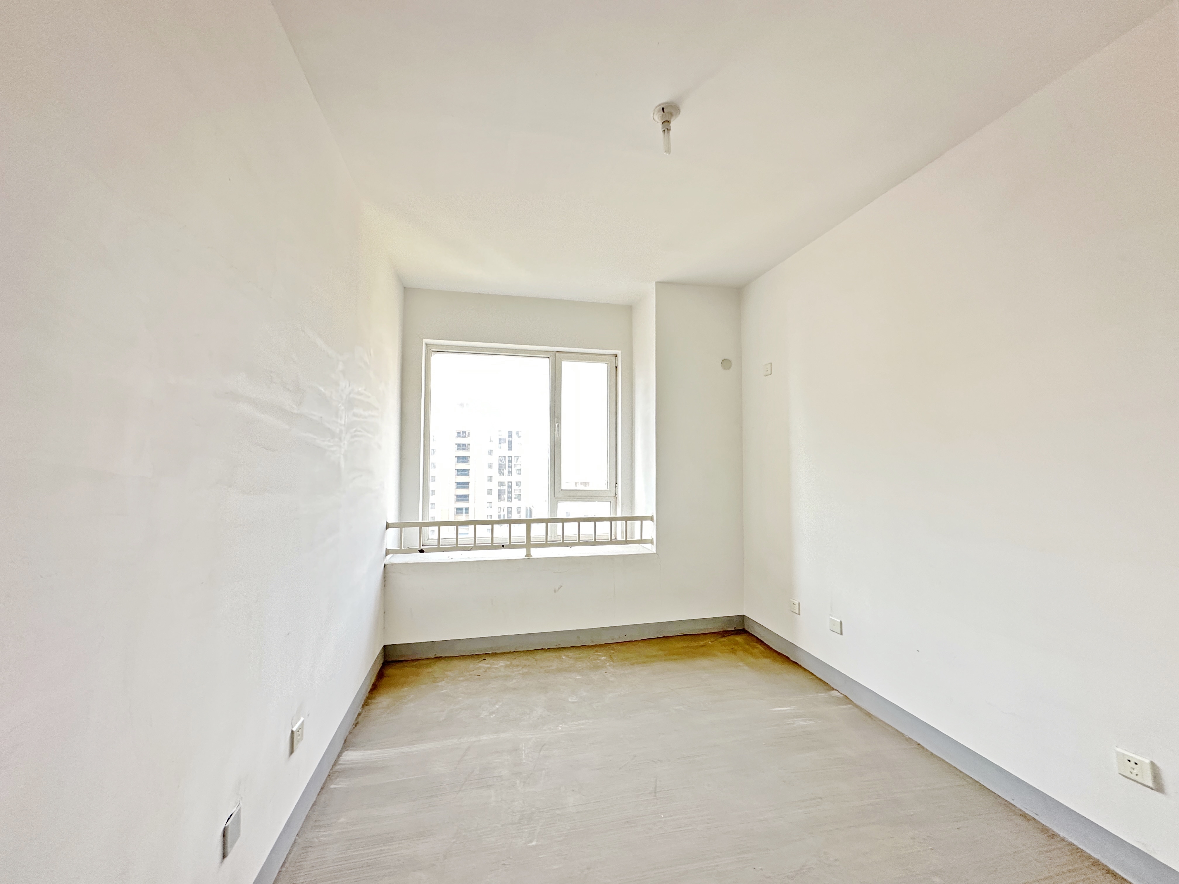 绿地新里卢浮公馆