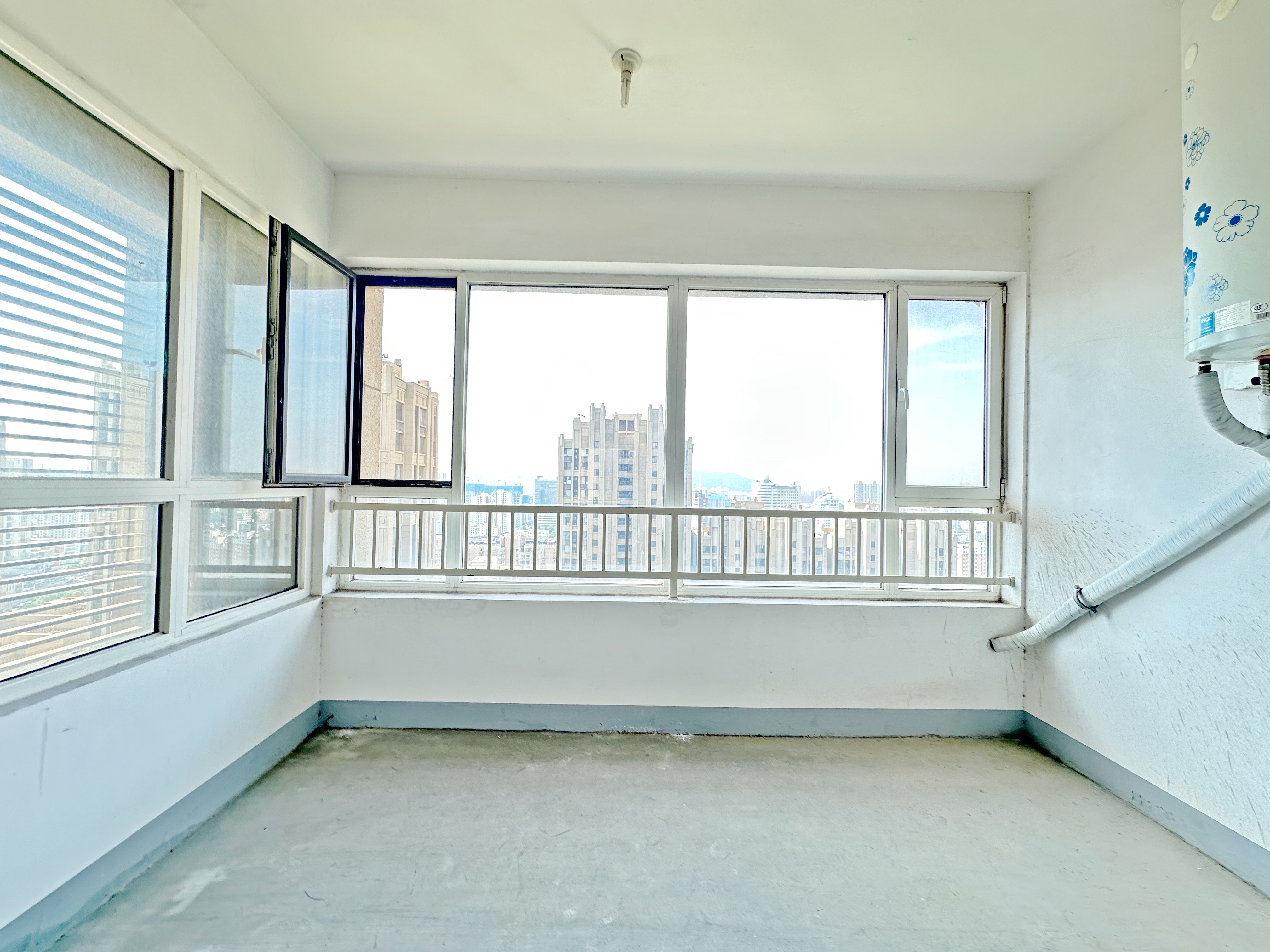 绿地新里卢浮公馆