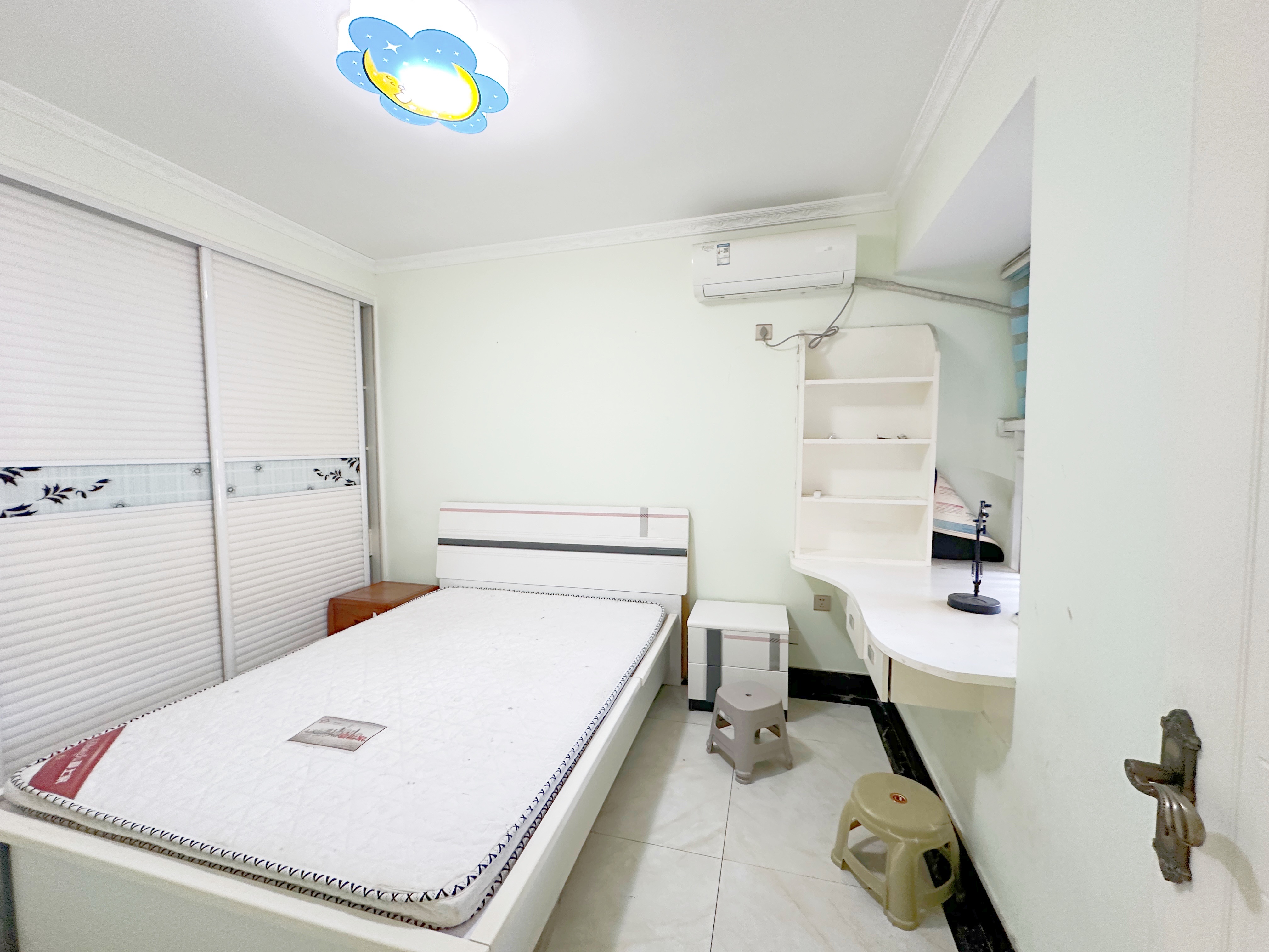 绿地新里梵尔赛公馆