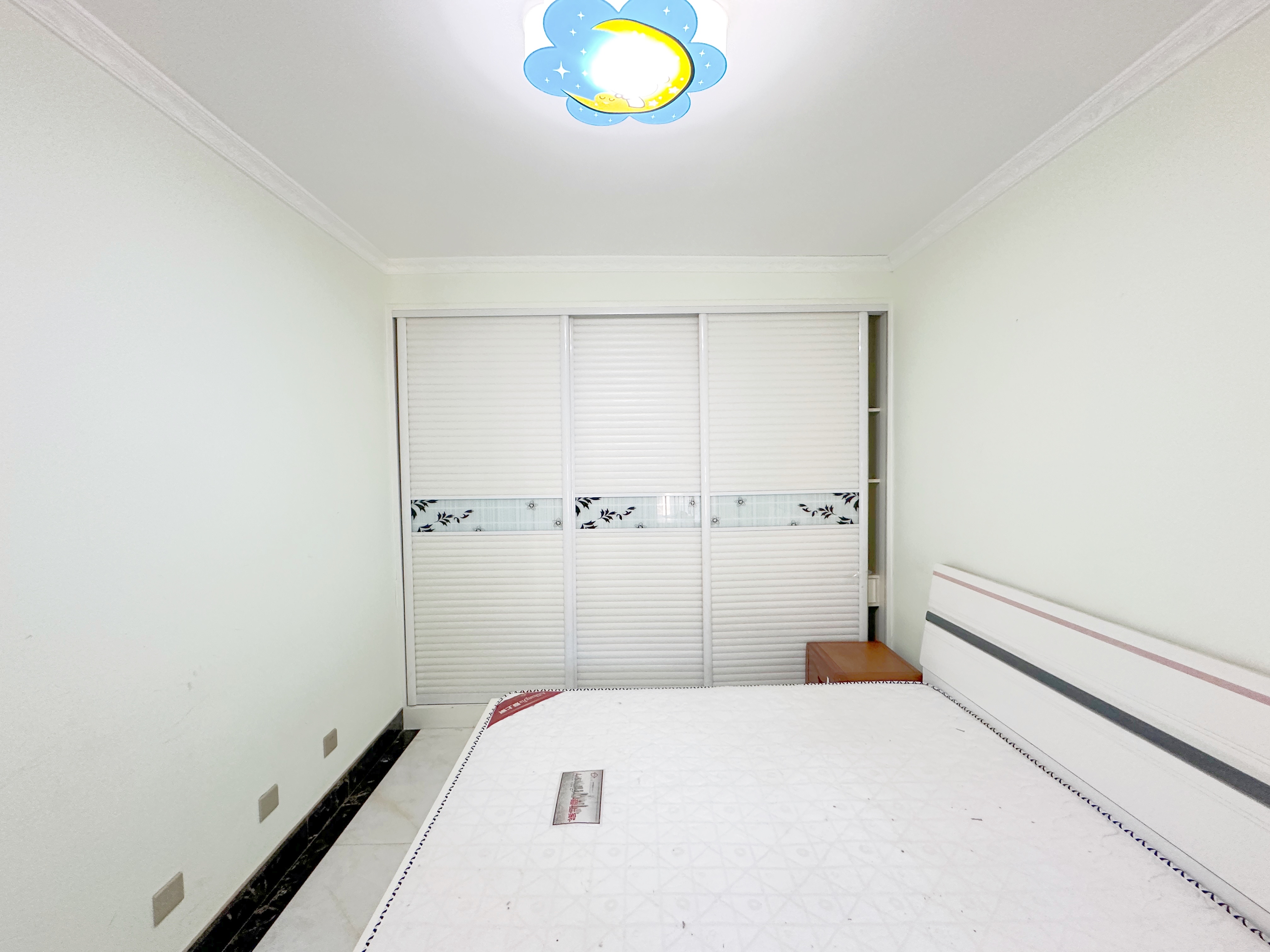 绿地新里梵尔赛公馆