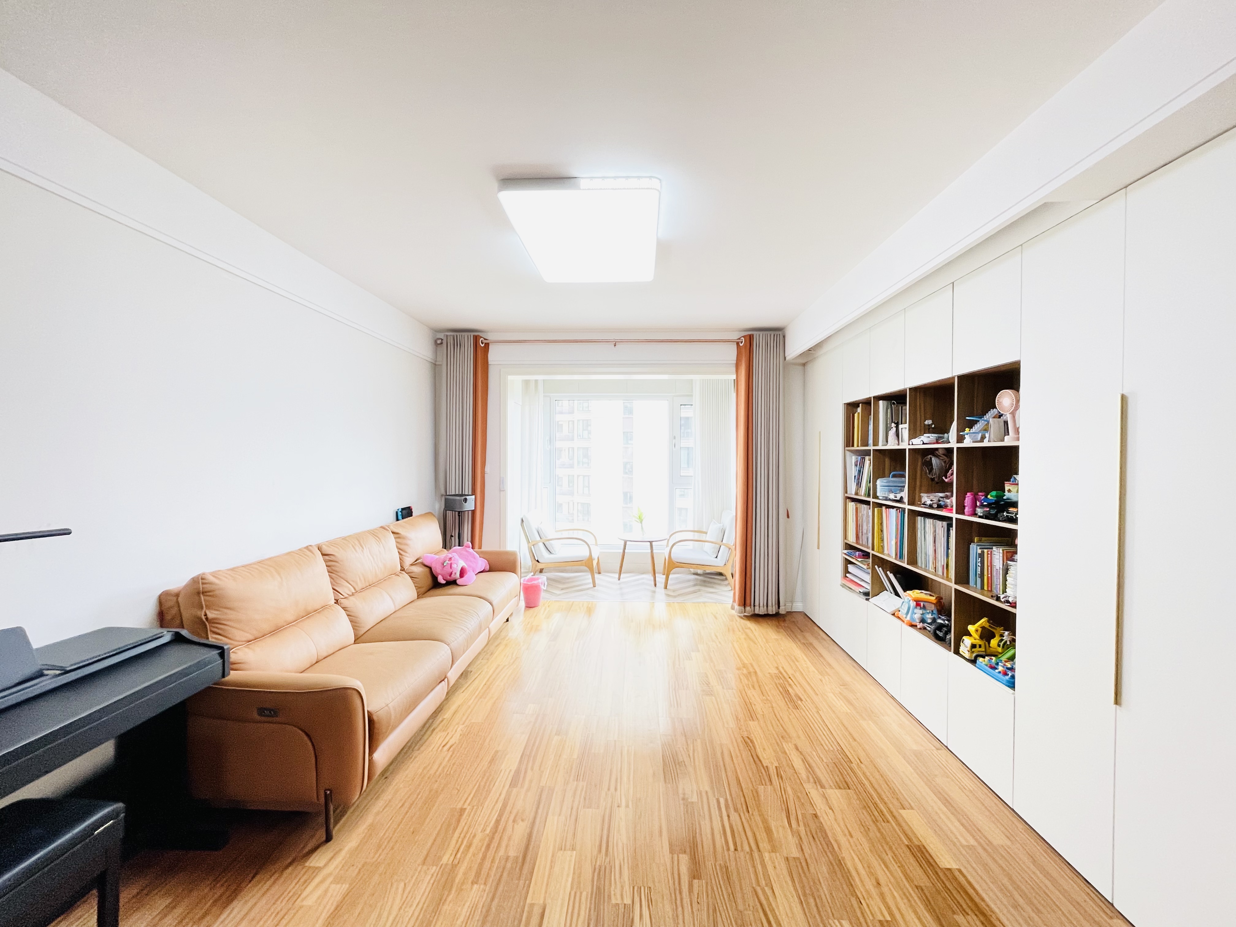  绿地华彤苑 南北