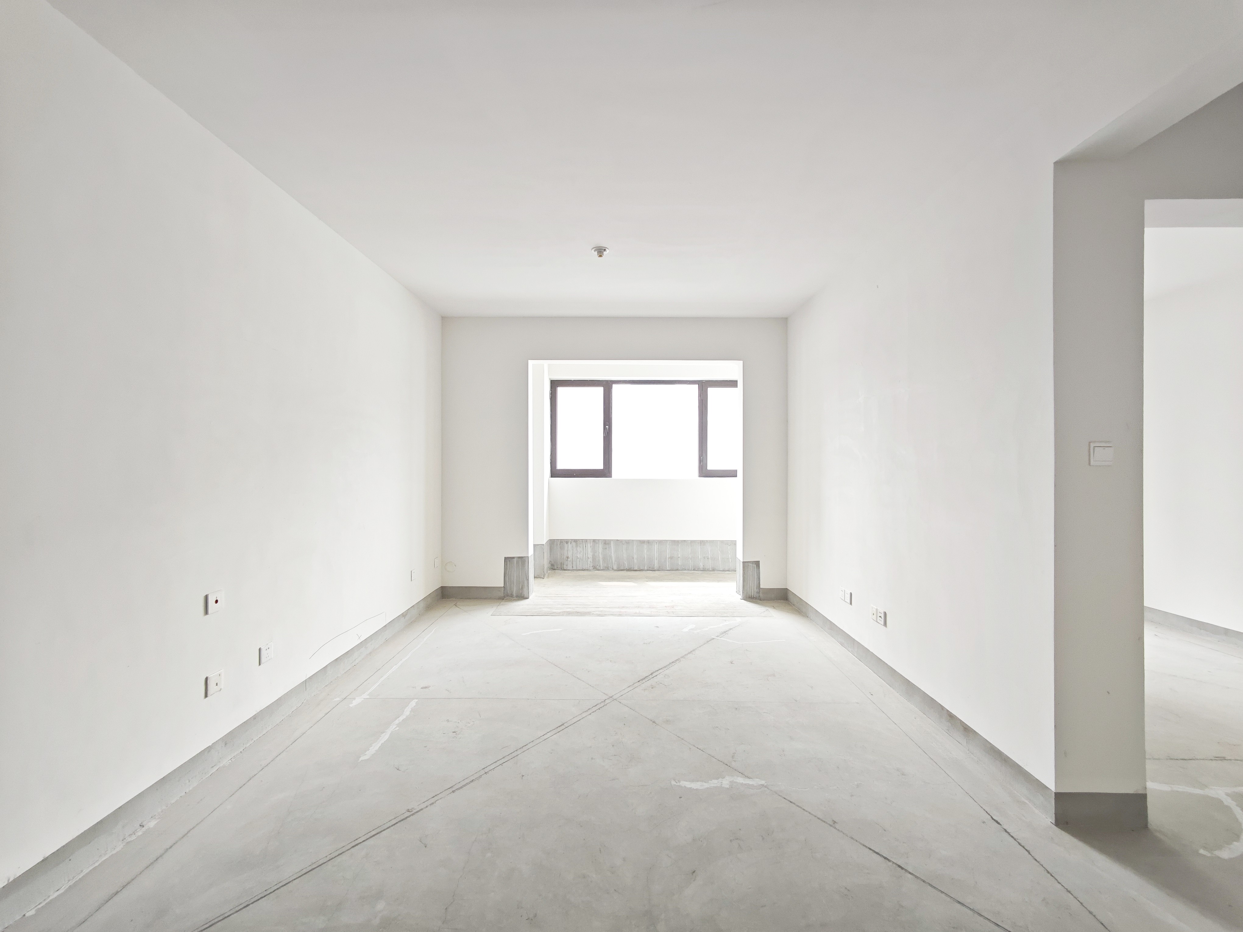  中建大学里 南北