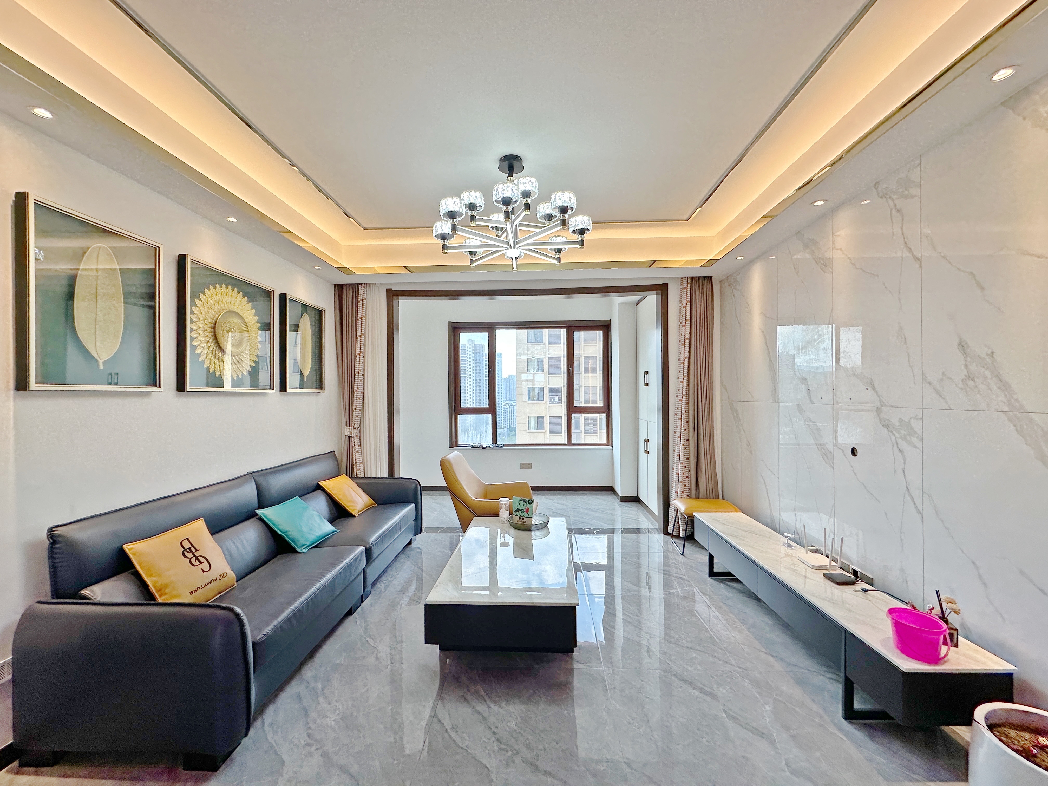  绿地海珀天沅 南北