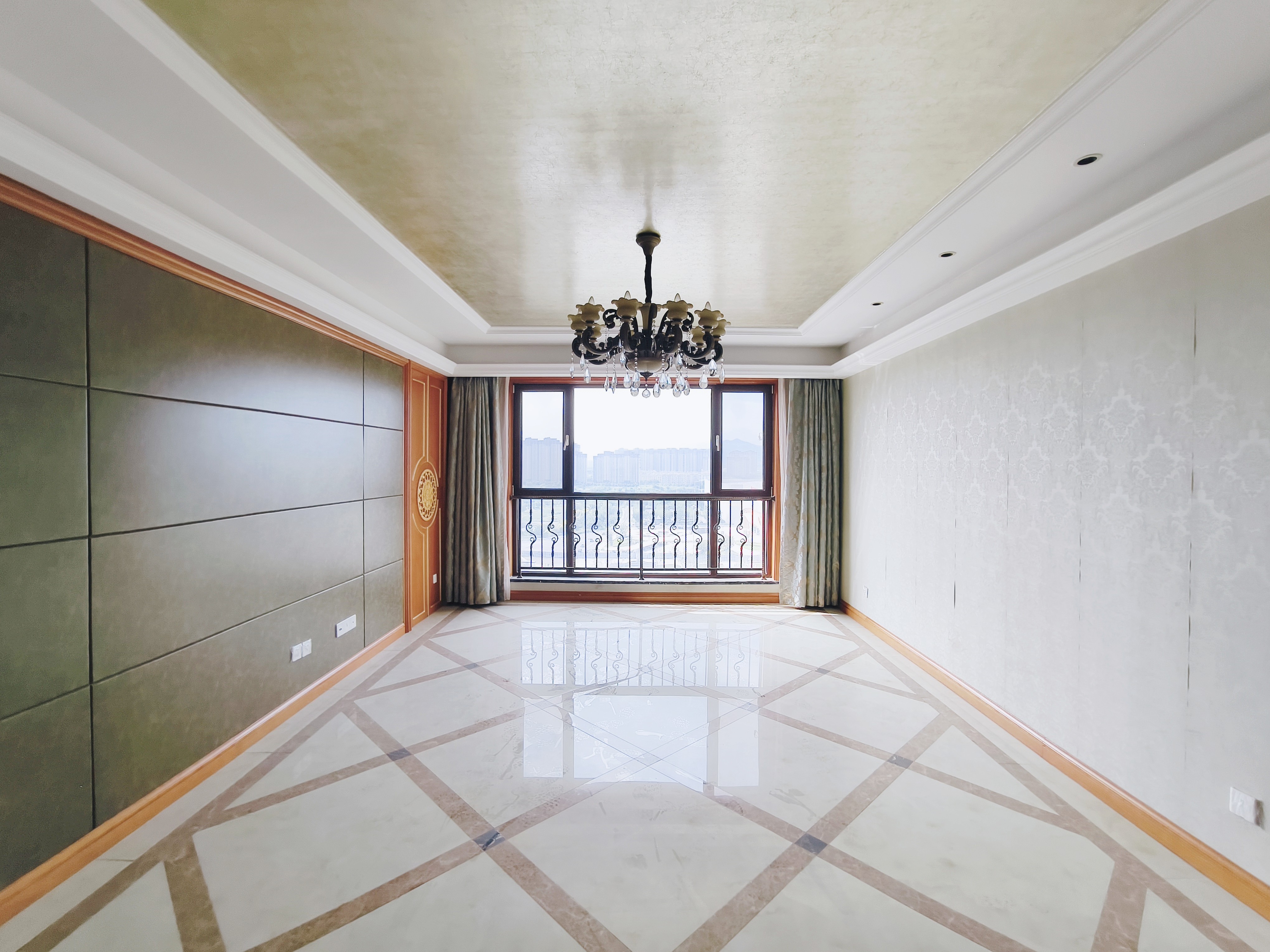  九英里颢苑 南北