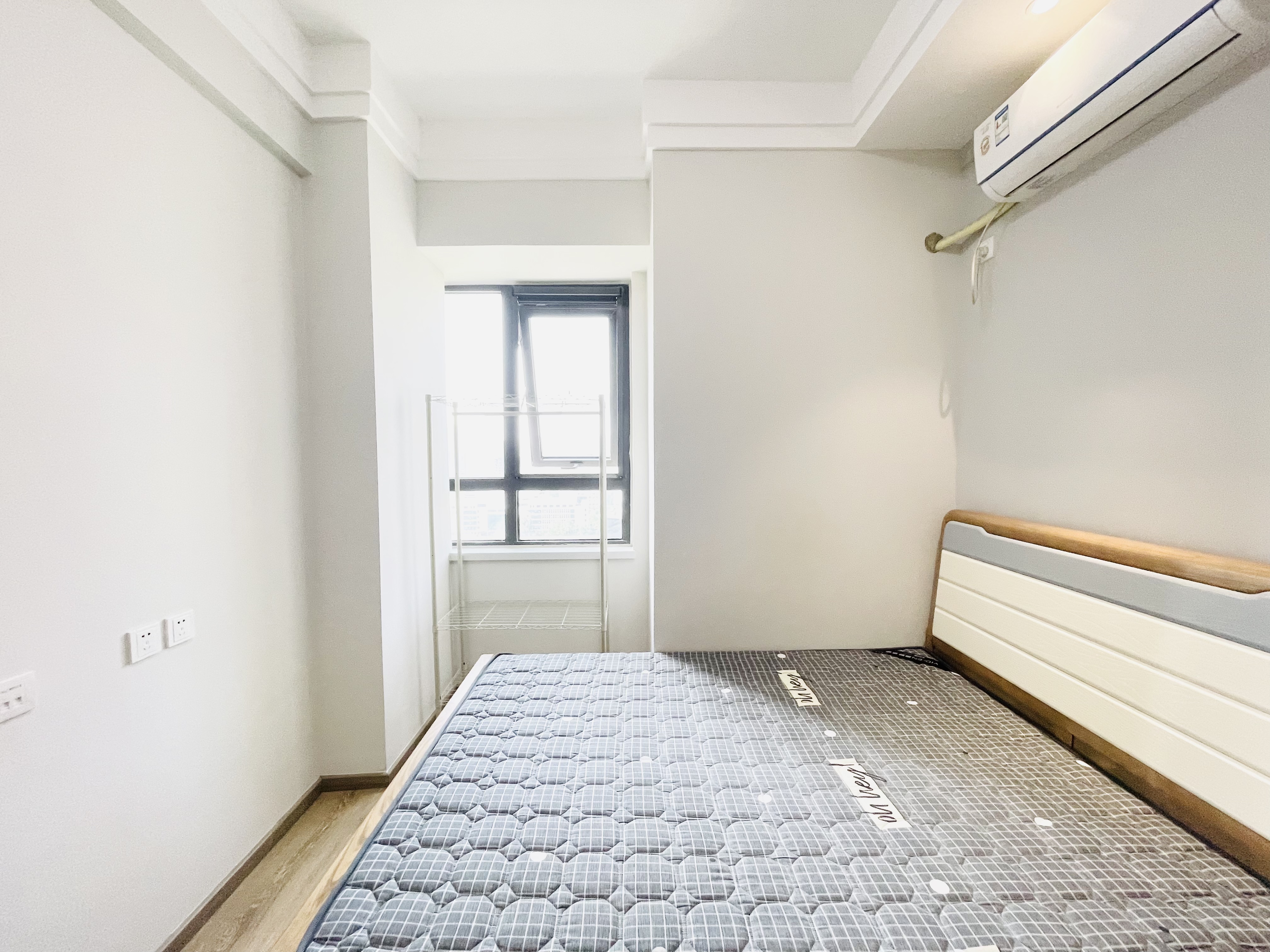  绿地华隆金座 北