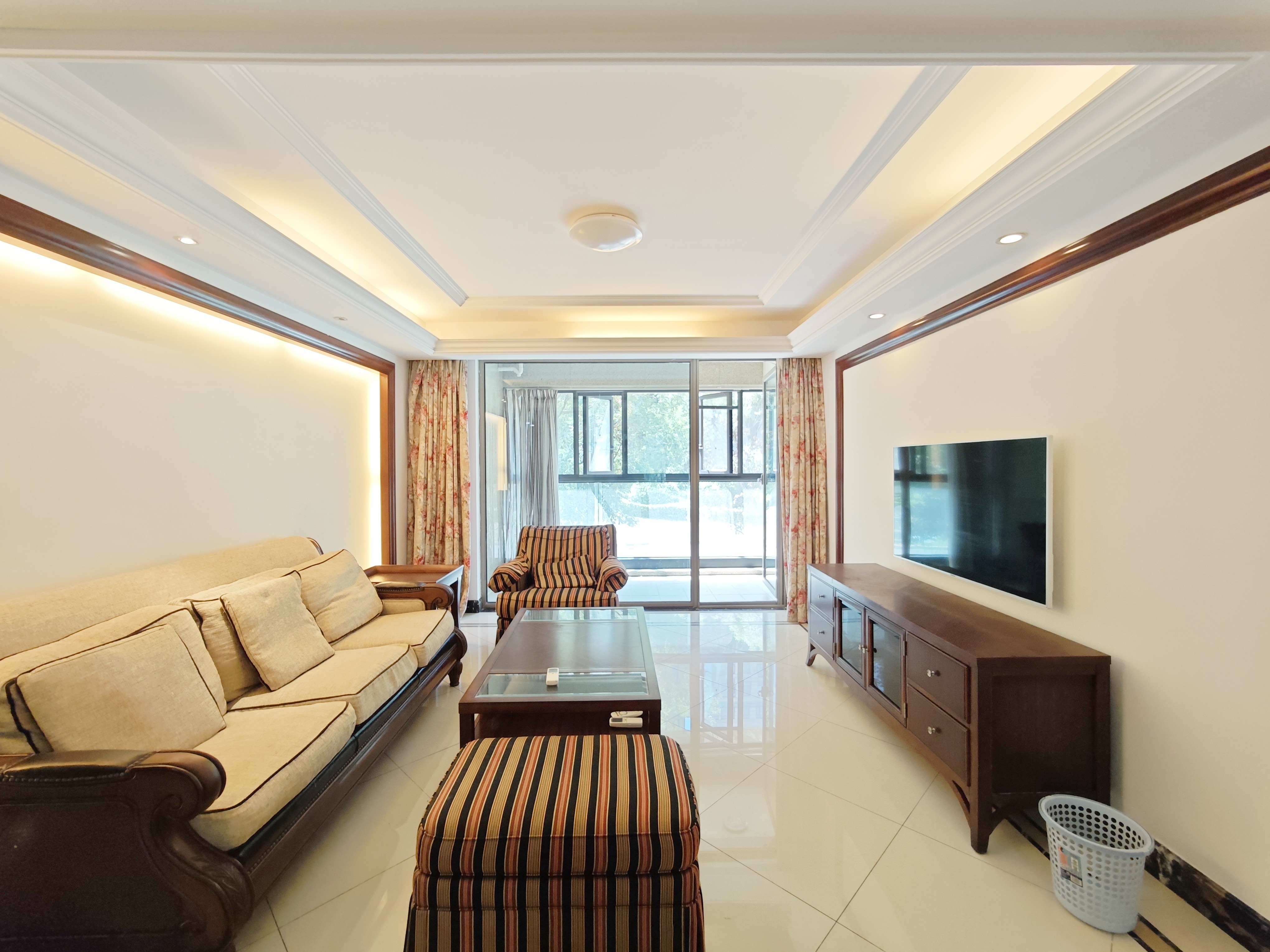  海尔绿城全运村锦兰园 南北