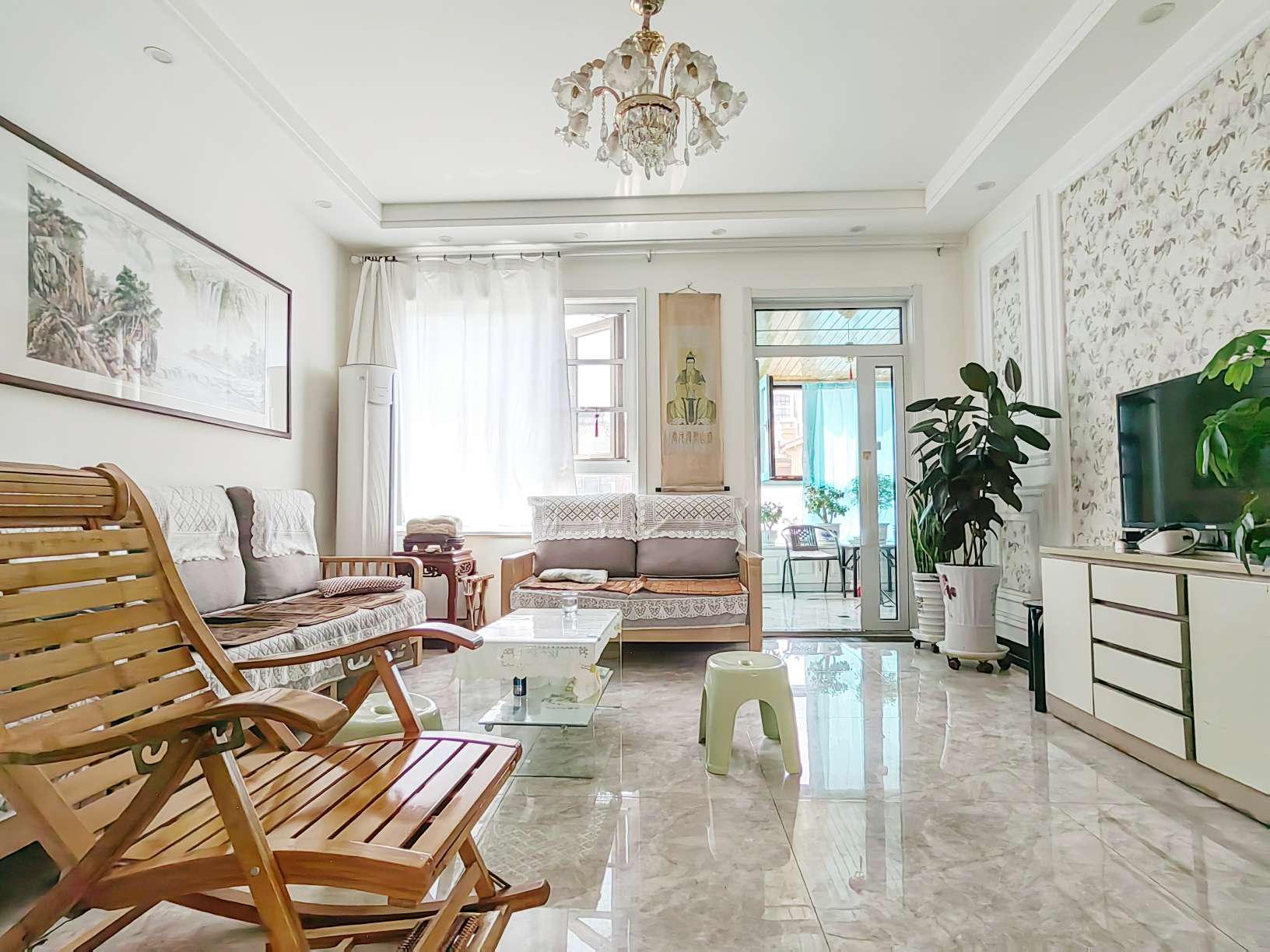  集中供暖洋房 房龄新 精装修 产权清晰