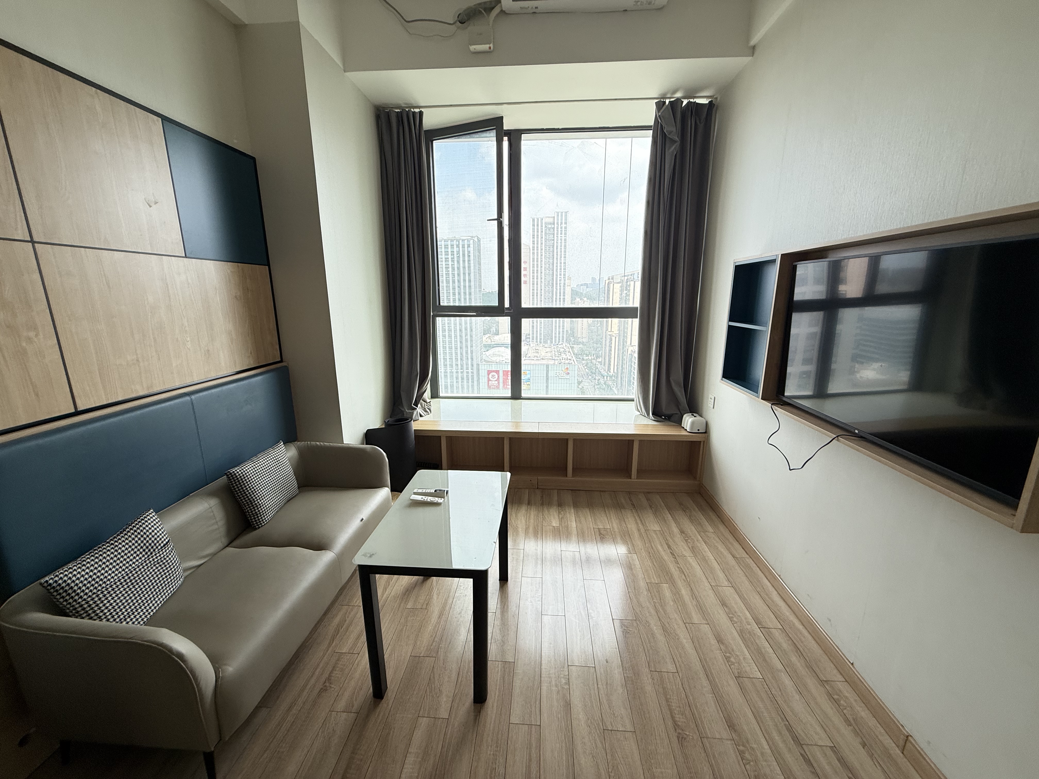 万科大都会万公馆