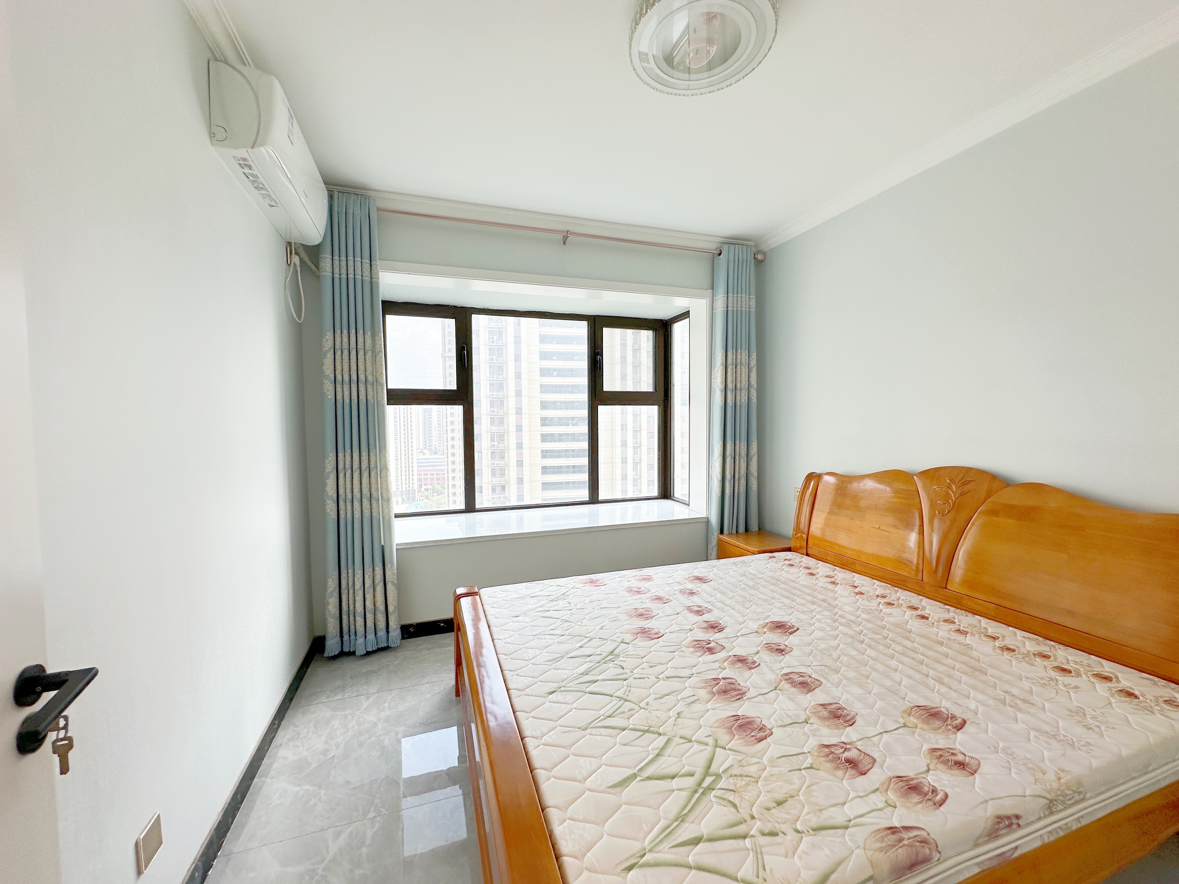 海尔云世界滟澜公馆花园