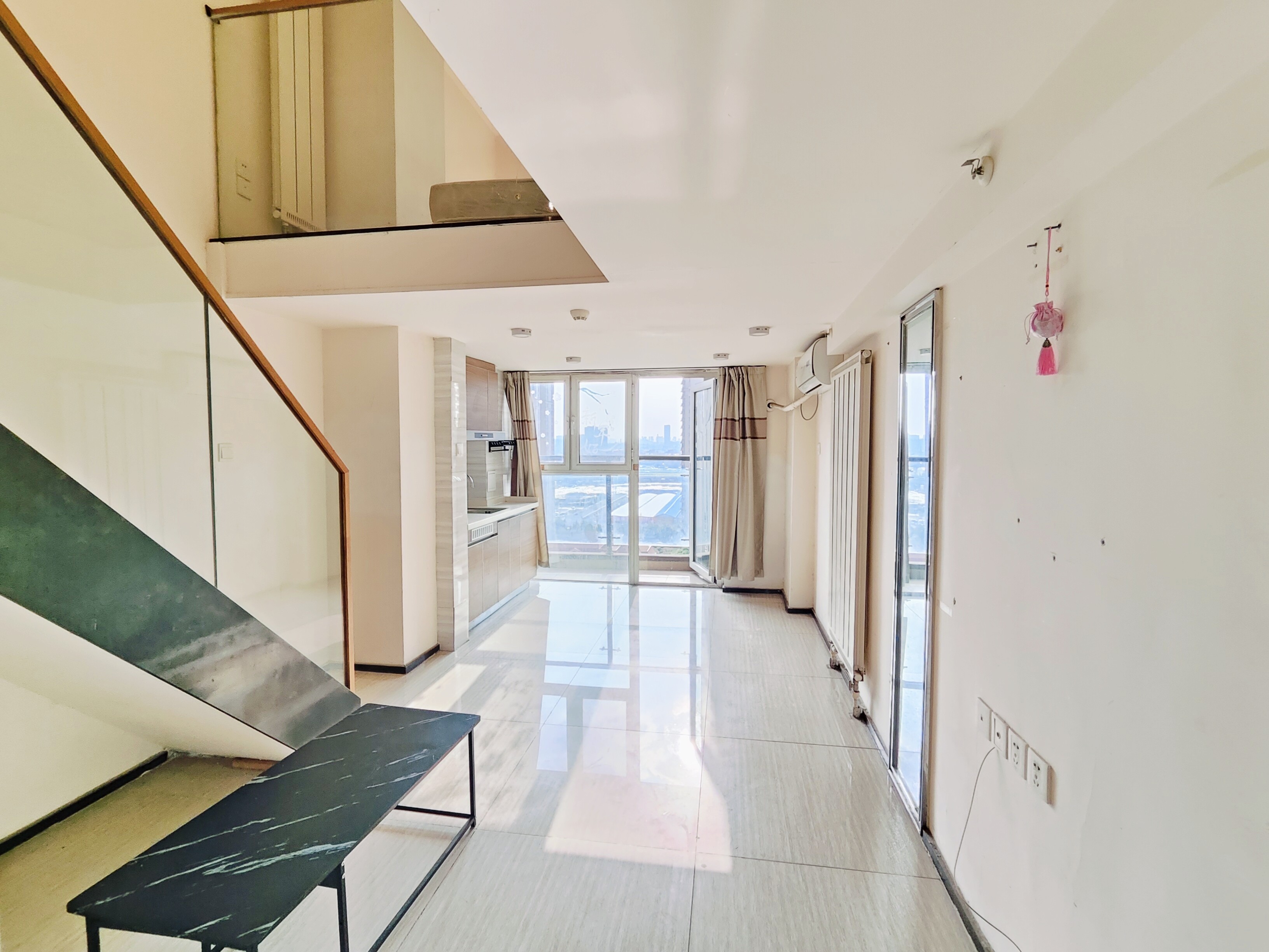  恒大精装公寓，随时看房，拎包入住，诚心出售！