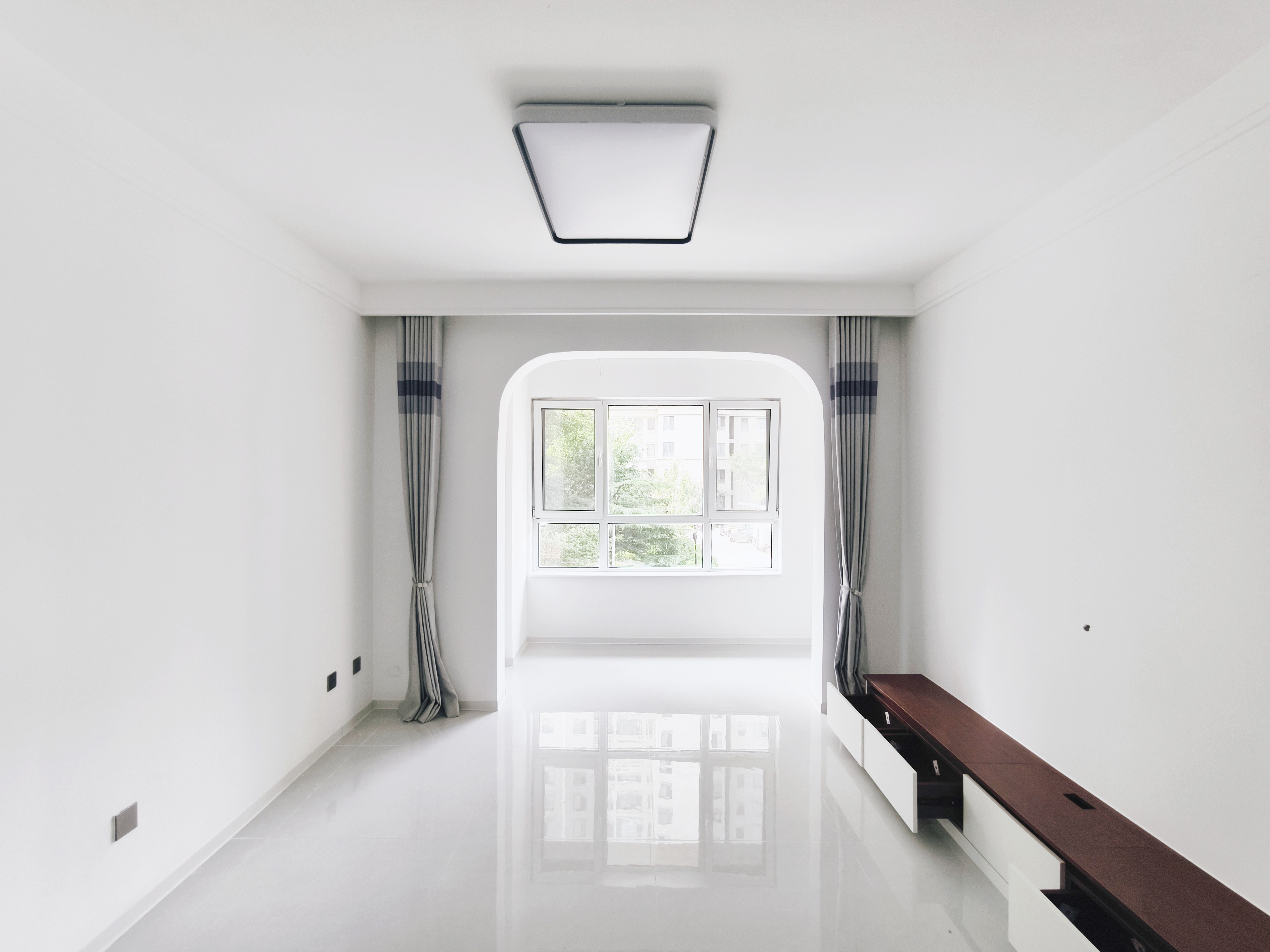  银丰唐郡紫薇园 南北