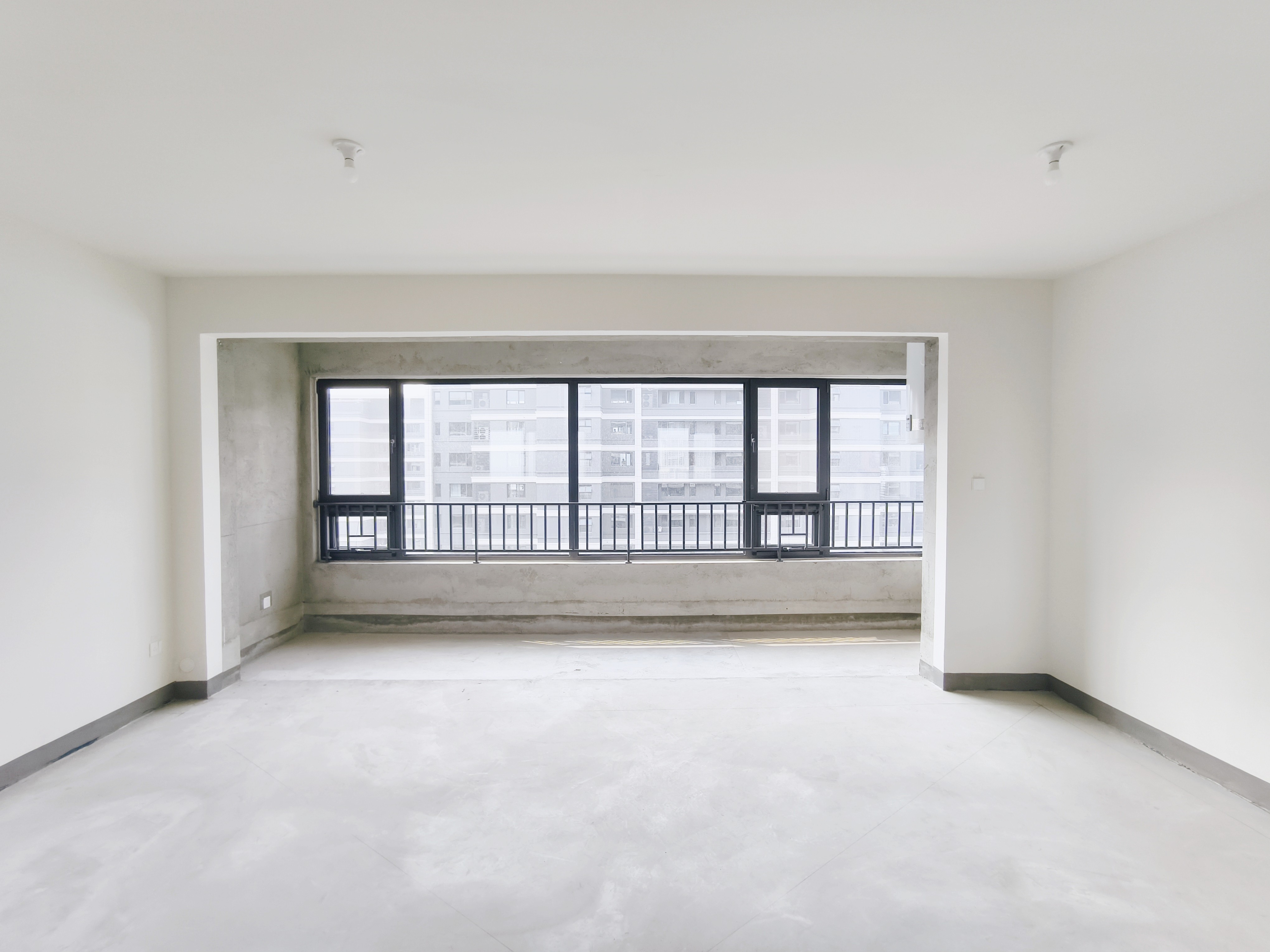  绿城春来风华 南