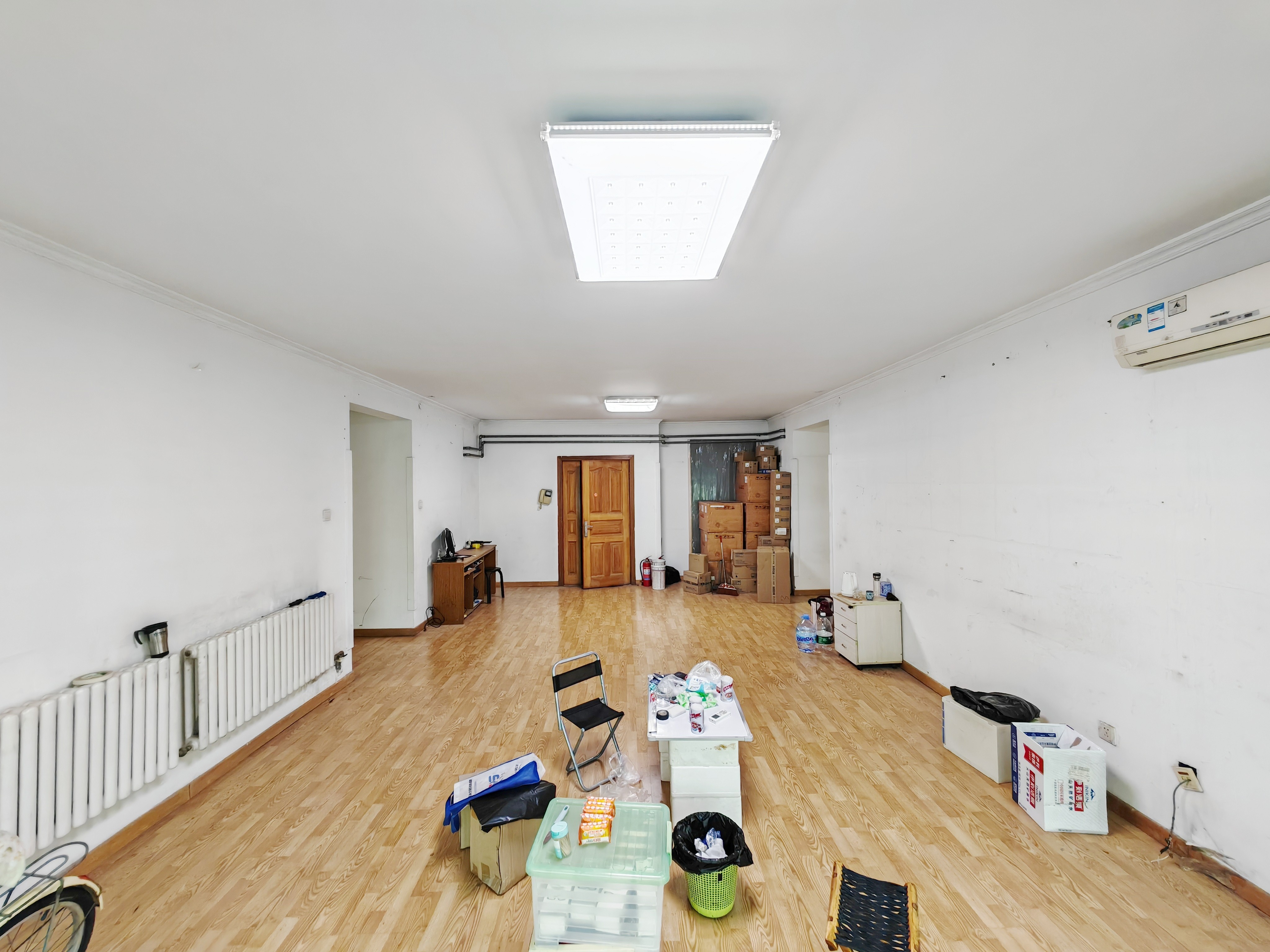  解放路 国华经典 电梯洋房 中间楼层 客厅朝阳  有车位