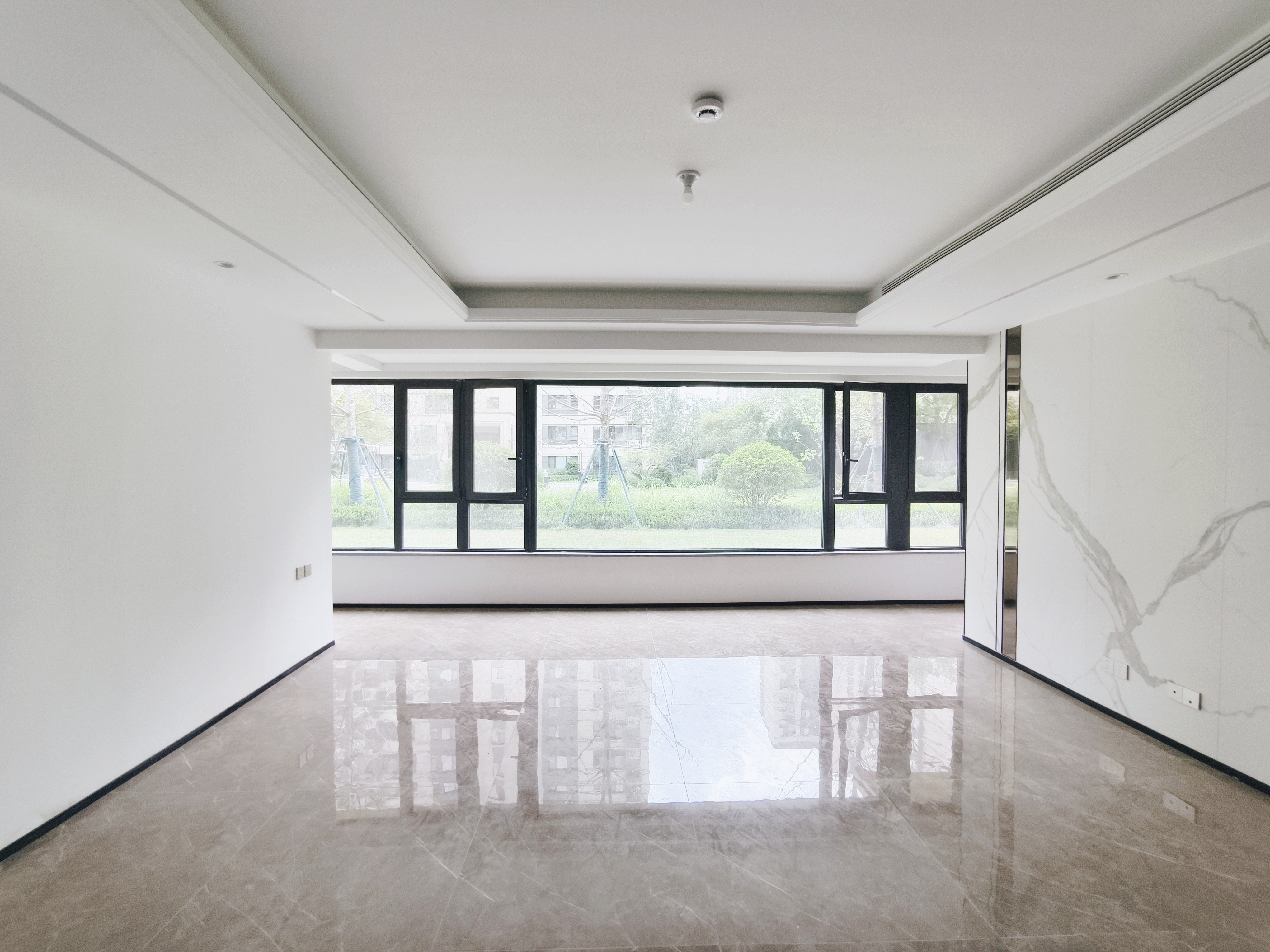  远洋潮起东方A5地块 南北