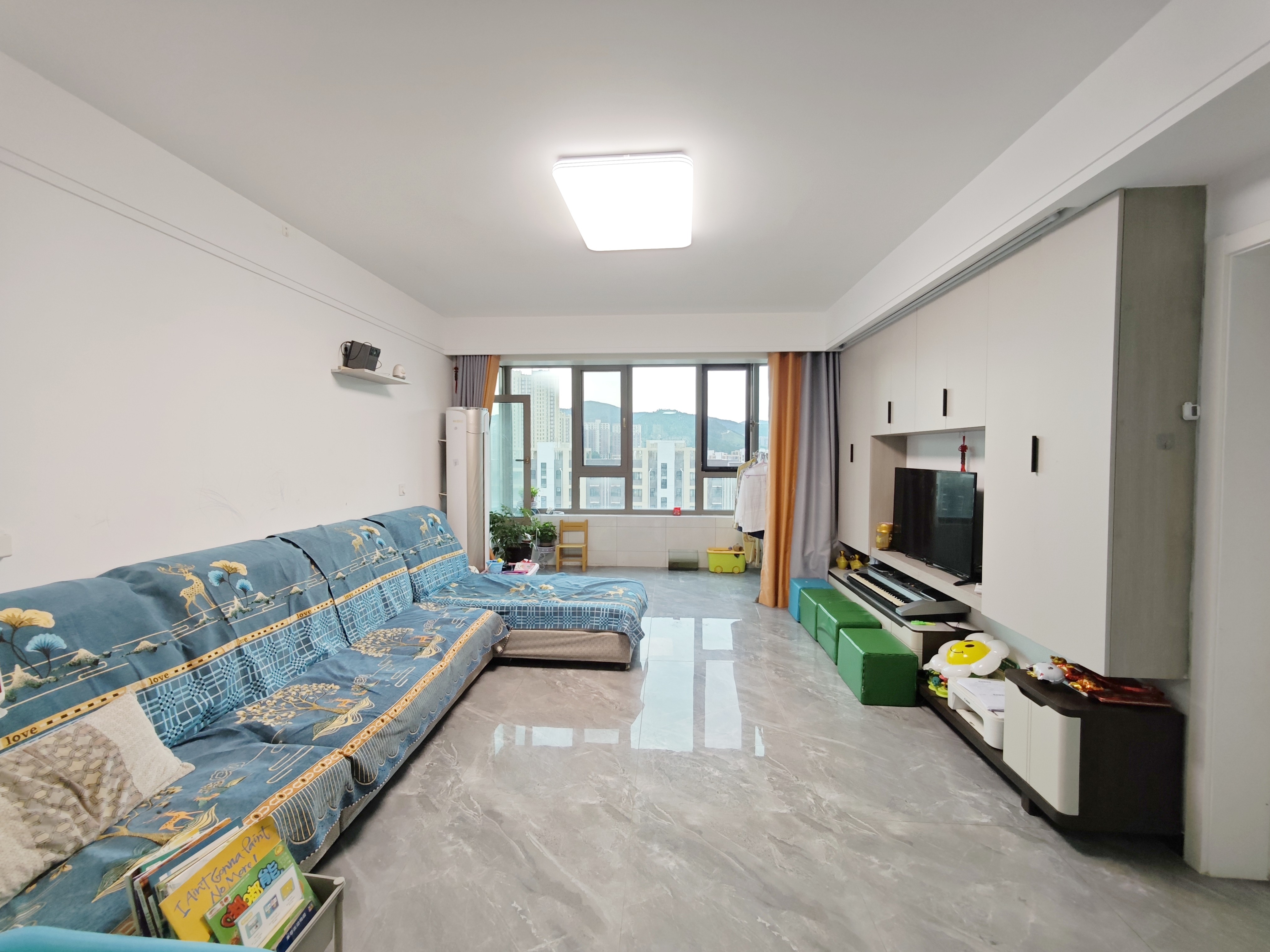  中铁逸都国际 南北