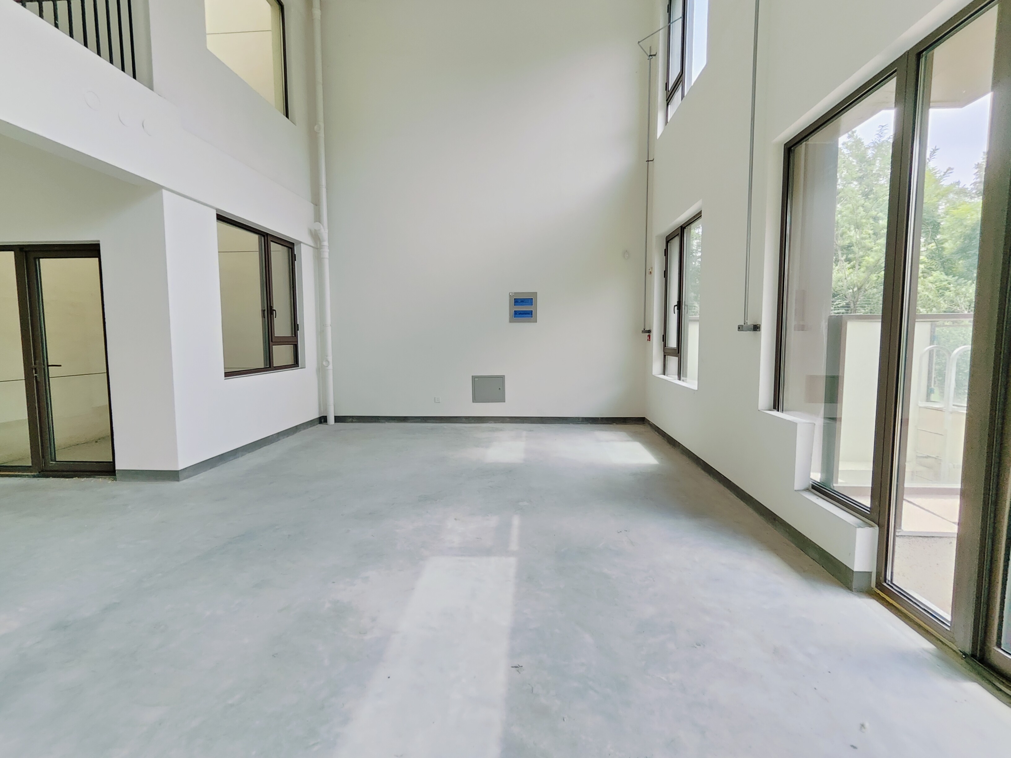  中信泰富华山湖商墅  南北